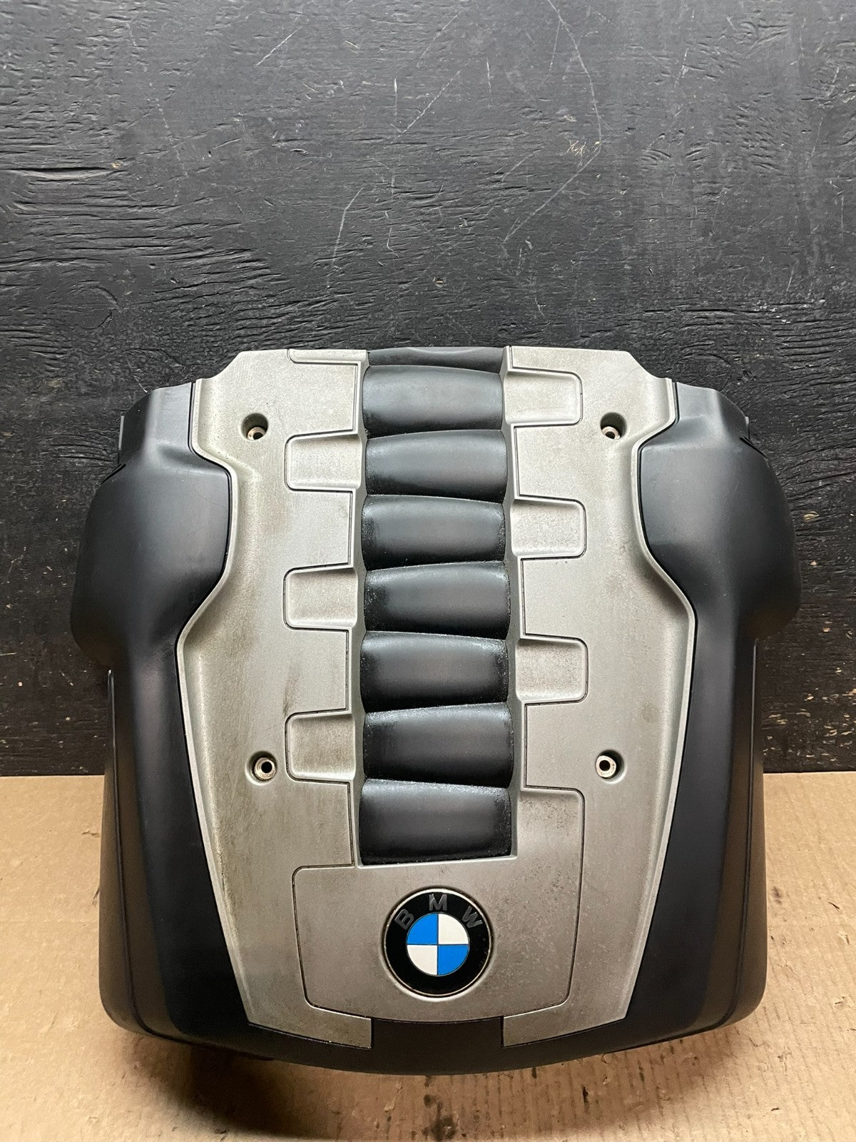 2006 to 2010 BMW 550i 650i 750i Plastic Engine Cover Shield OEM X9715 DG0