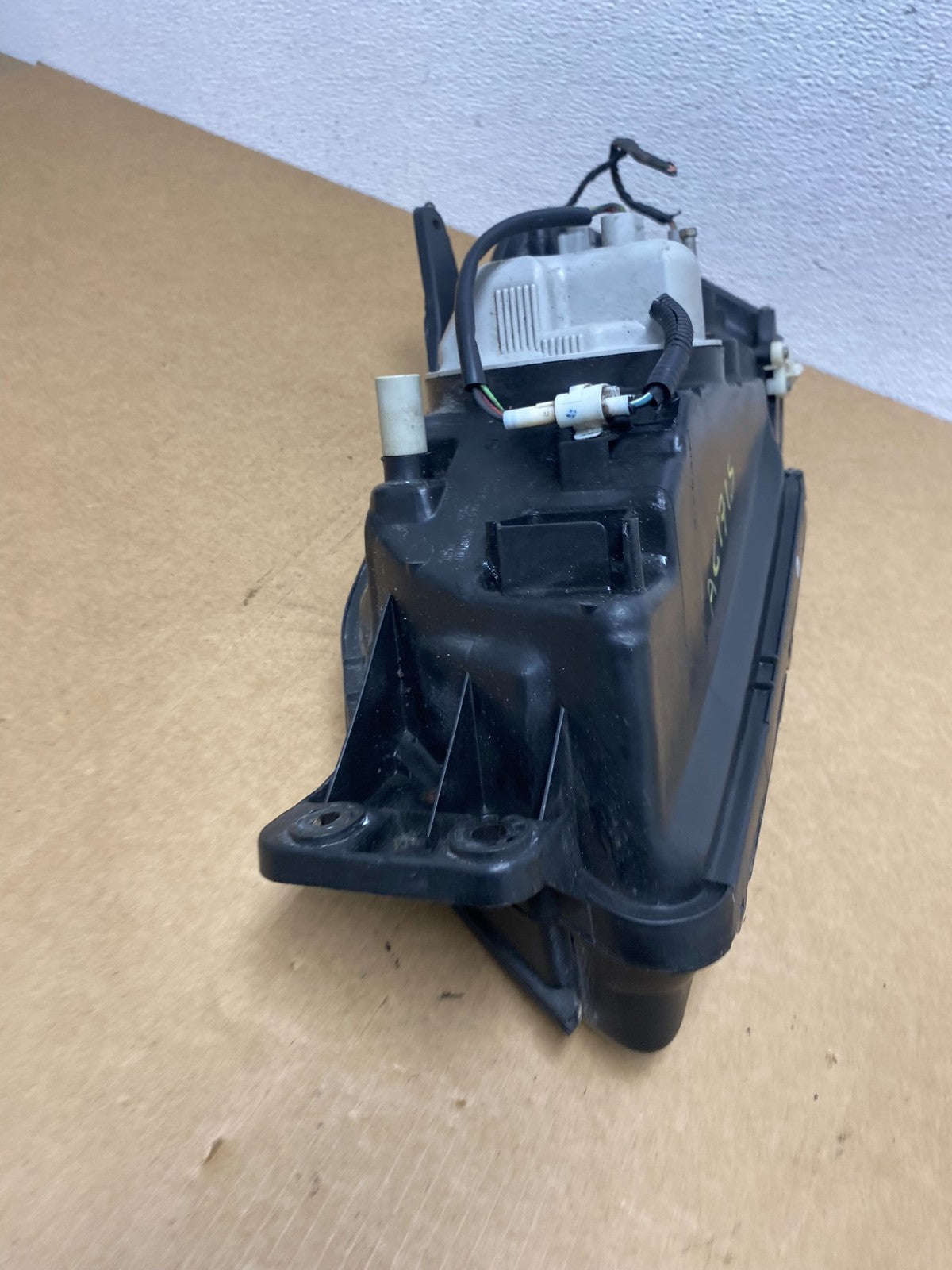2001 to 2004 Subaru Legacy Outback Right Passenger Rh Headlight Oem AC1715 DW7
