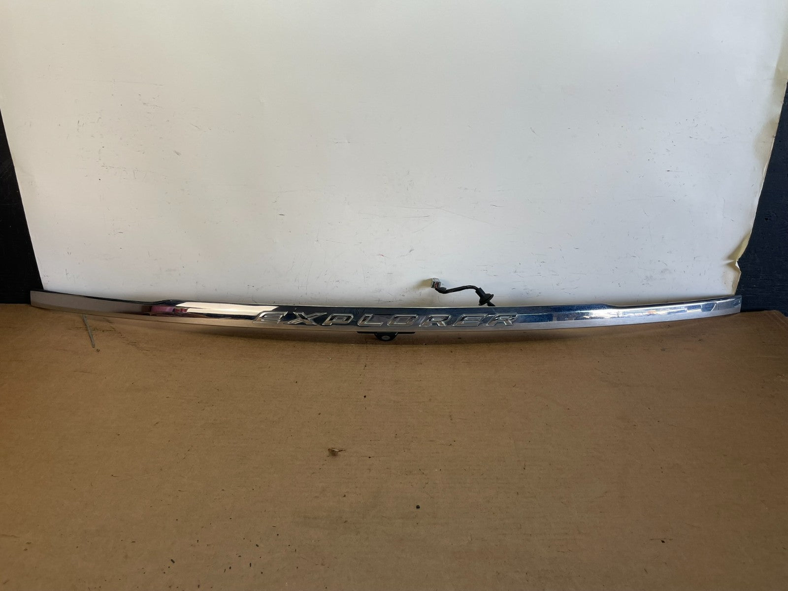 2011 to 2014 Ford Explorer Rear Tailgate Gate Trim Molding With Camera AF8826 DG0