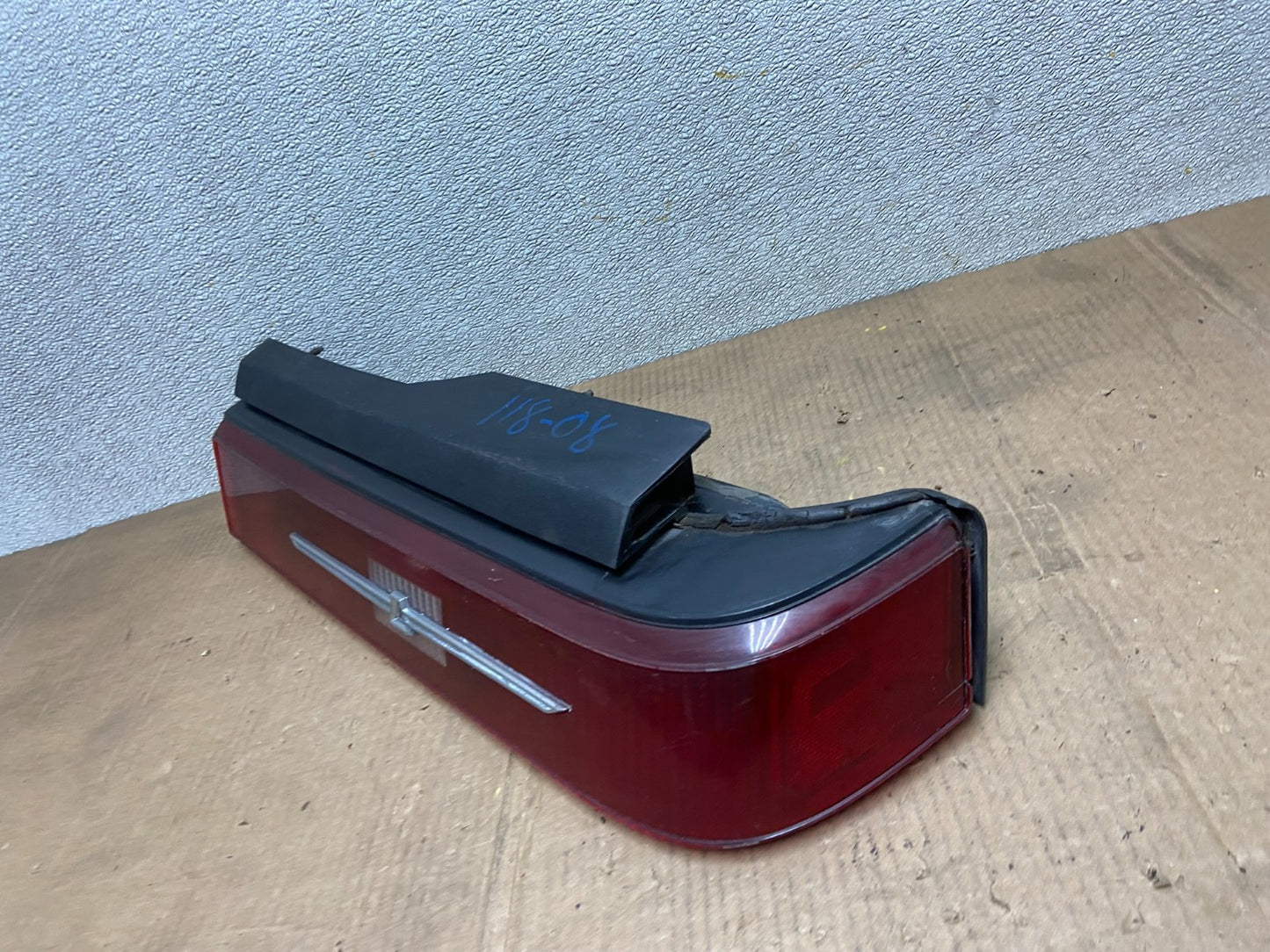 1983 1984 Ford Thunderbird Right Passenger Side Tail Light AA64051