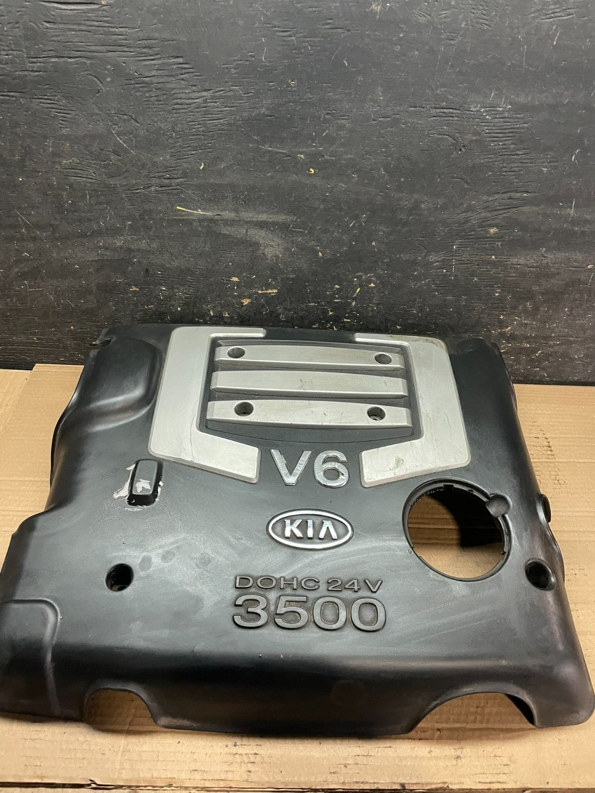 2003 to 2006 Kia Sorento 3.5L V6 Engine Motor Top Lid Cap Cover U80000