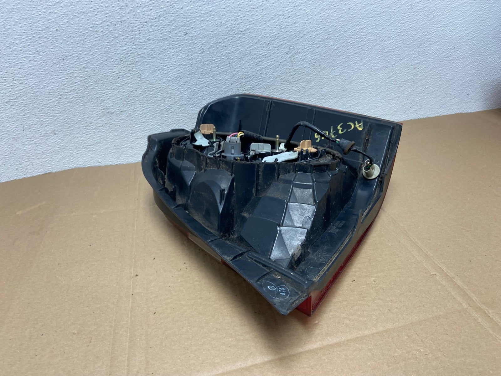2004-2007 Toyota Highlander Left Driver LH Side Tail Light OEM AC3746 LK5