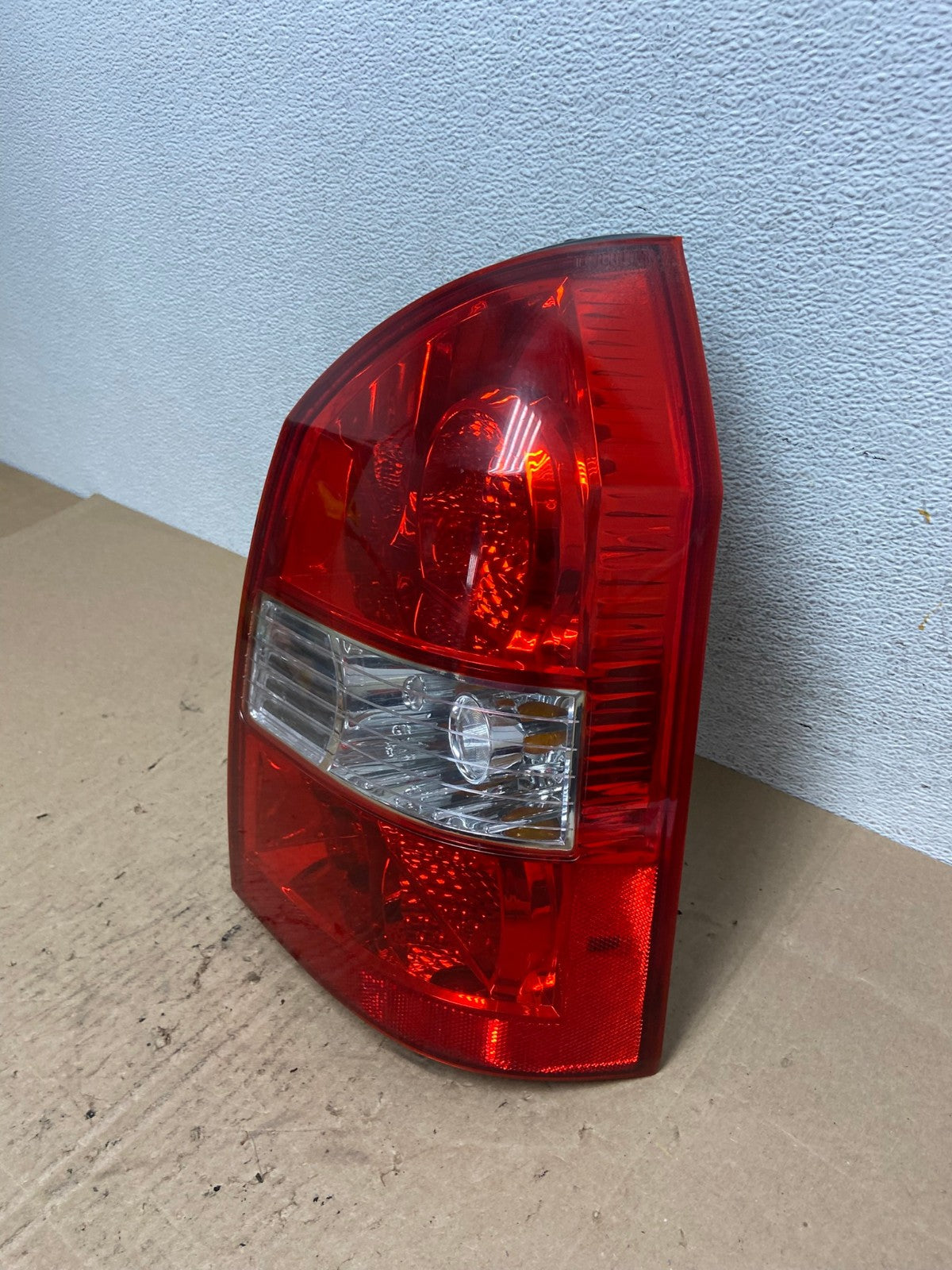 2005 to 2009 Hyundai Tucson Right Passenger Rh Tail Light AE6455 LK1