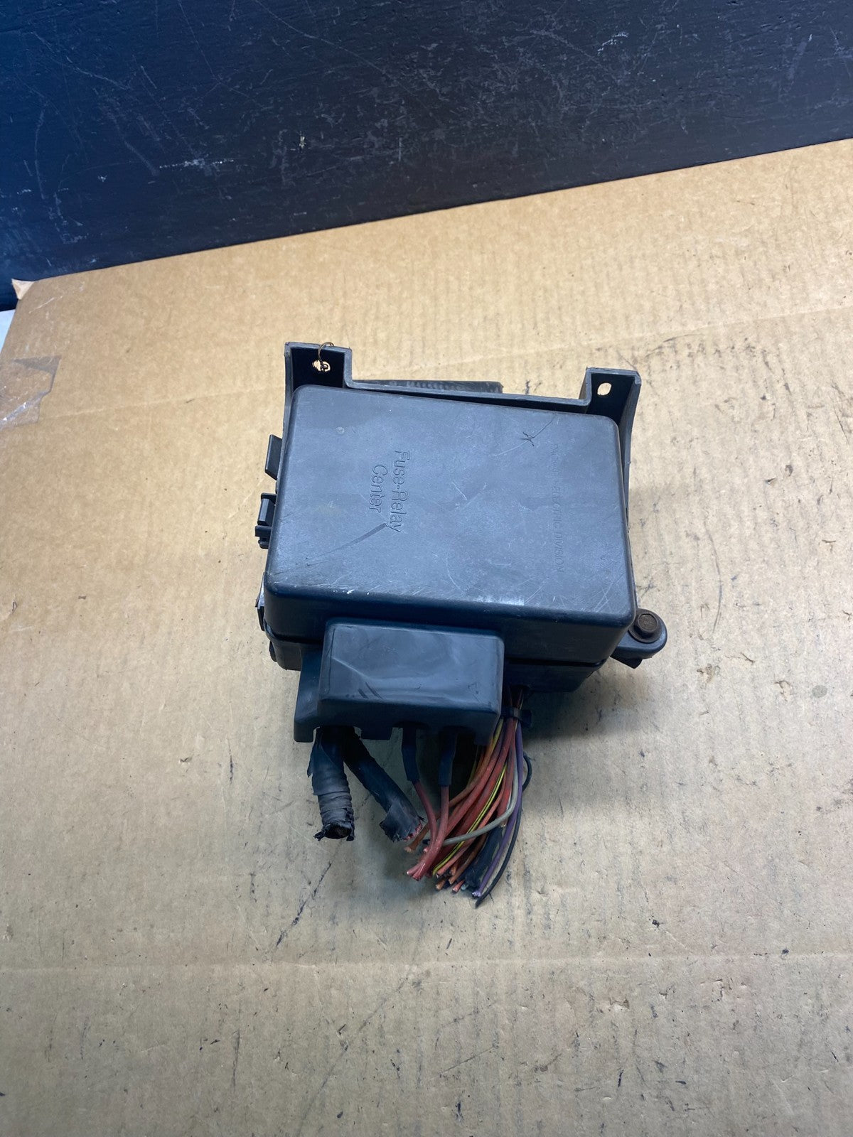 1996 to 1999 Chevrolet Astro Under Hood Fuse Box Cover Oem AC4274 DG4