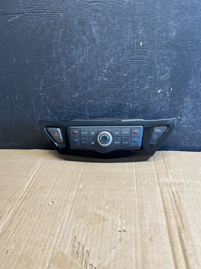 2013 to 2018 Nissan Pathfinder Radio Audio Climate Control AD7093 DG0