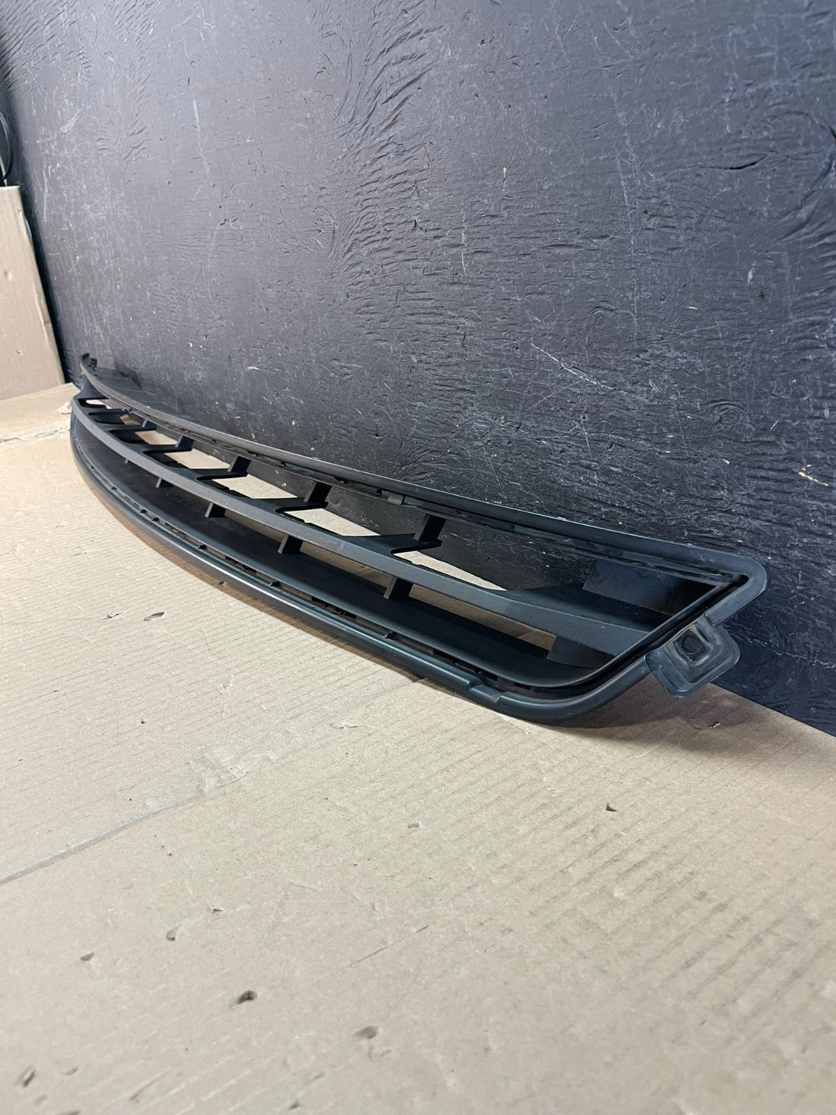 2013 2014 2015 GMC Acadia Front Lower Cover Grill Grille AE36741