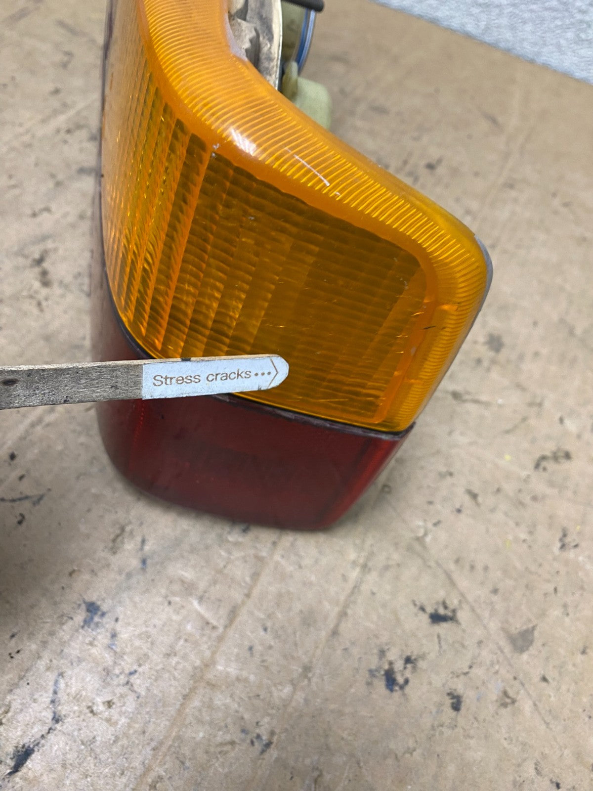 1979-1984 Volvo 240 242 244  Right Passenger RH Side Tail Light Oem t3482 DG3
