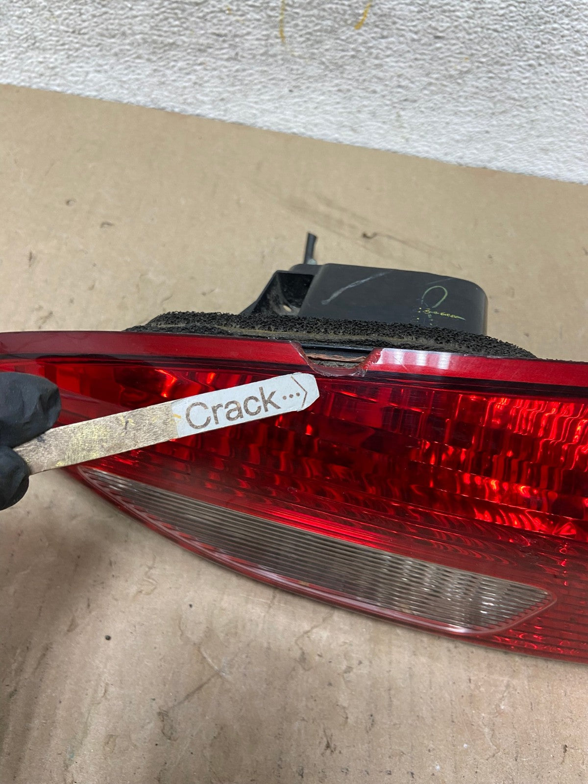 2006 2007 Subaru Tribeca B9 Right Passenger Side Tail Light Inner AH6893 LK5