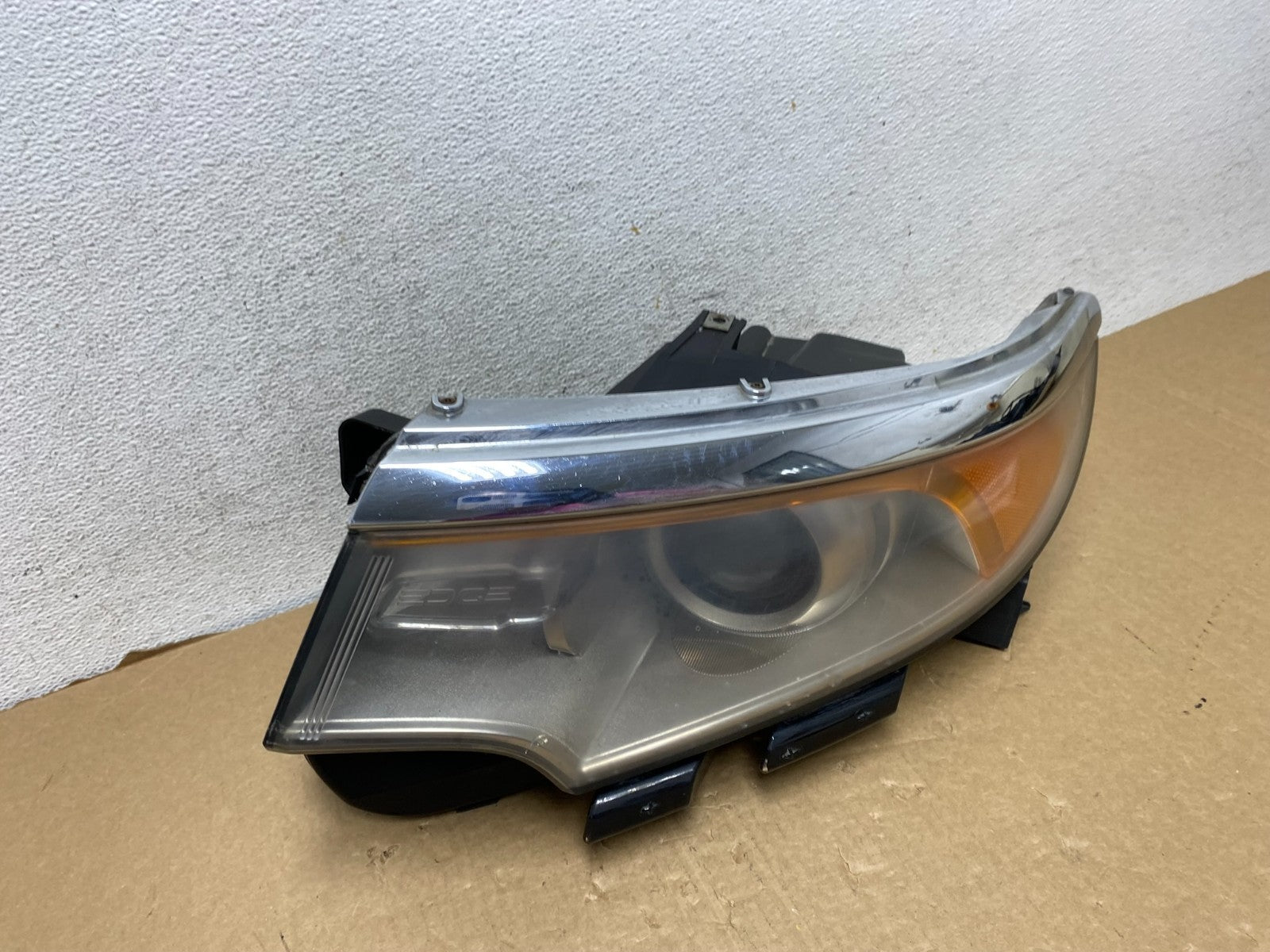2011 to 2014 Ford Edge Front Left Driver Side Headlight Halogen AF7322 DW2