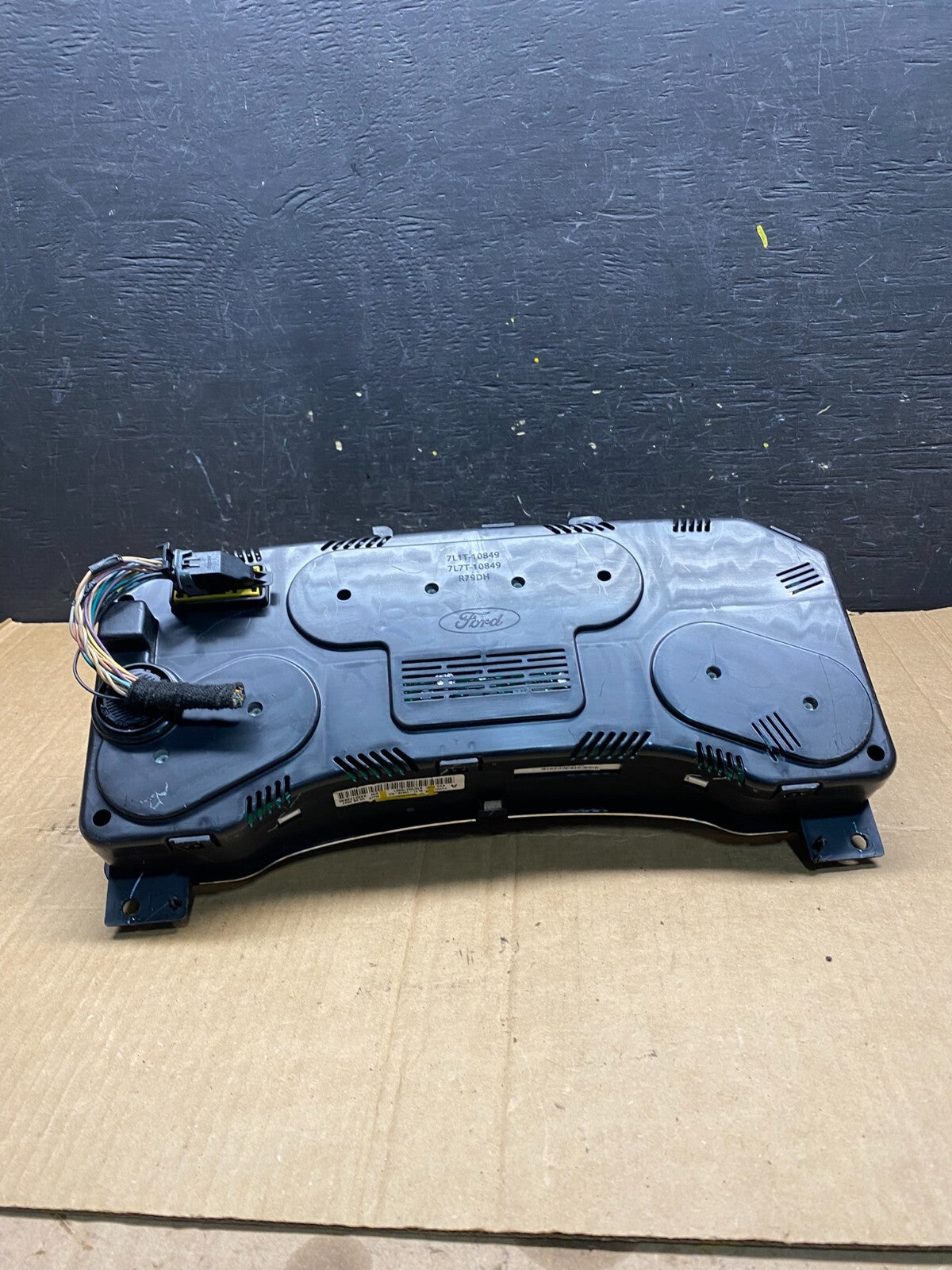 2007 to 2014 Ford Expedition Speedometer Cluster Gauge M1803 PS6