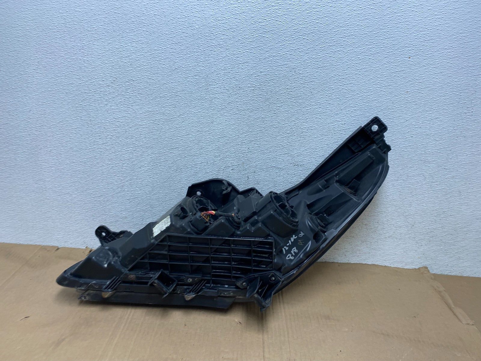 2015-2017 Hyundai Sonata Right Passenger RH Side Halogen Headlight AE9083 DW7