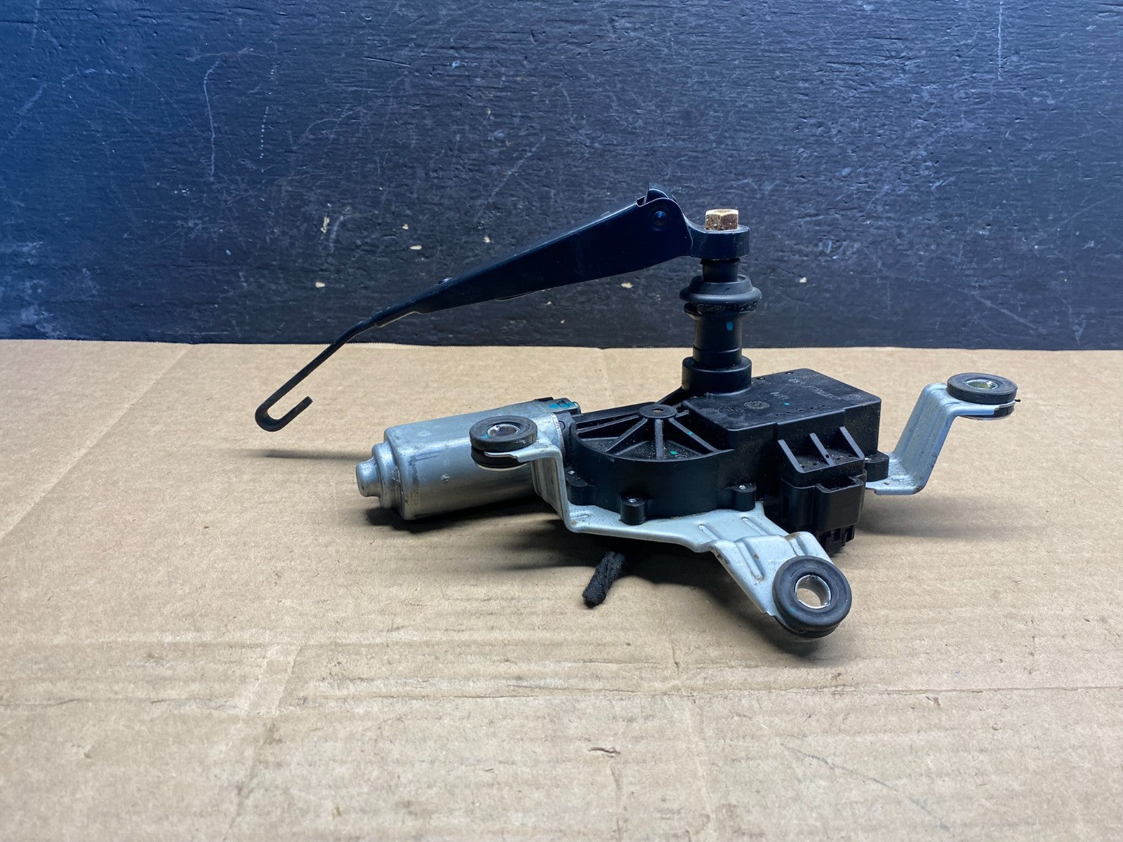 2010 to 2016 Cadillac SRX Rear Windshield Washer Wiper Motor ae8269 DG1