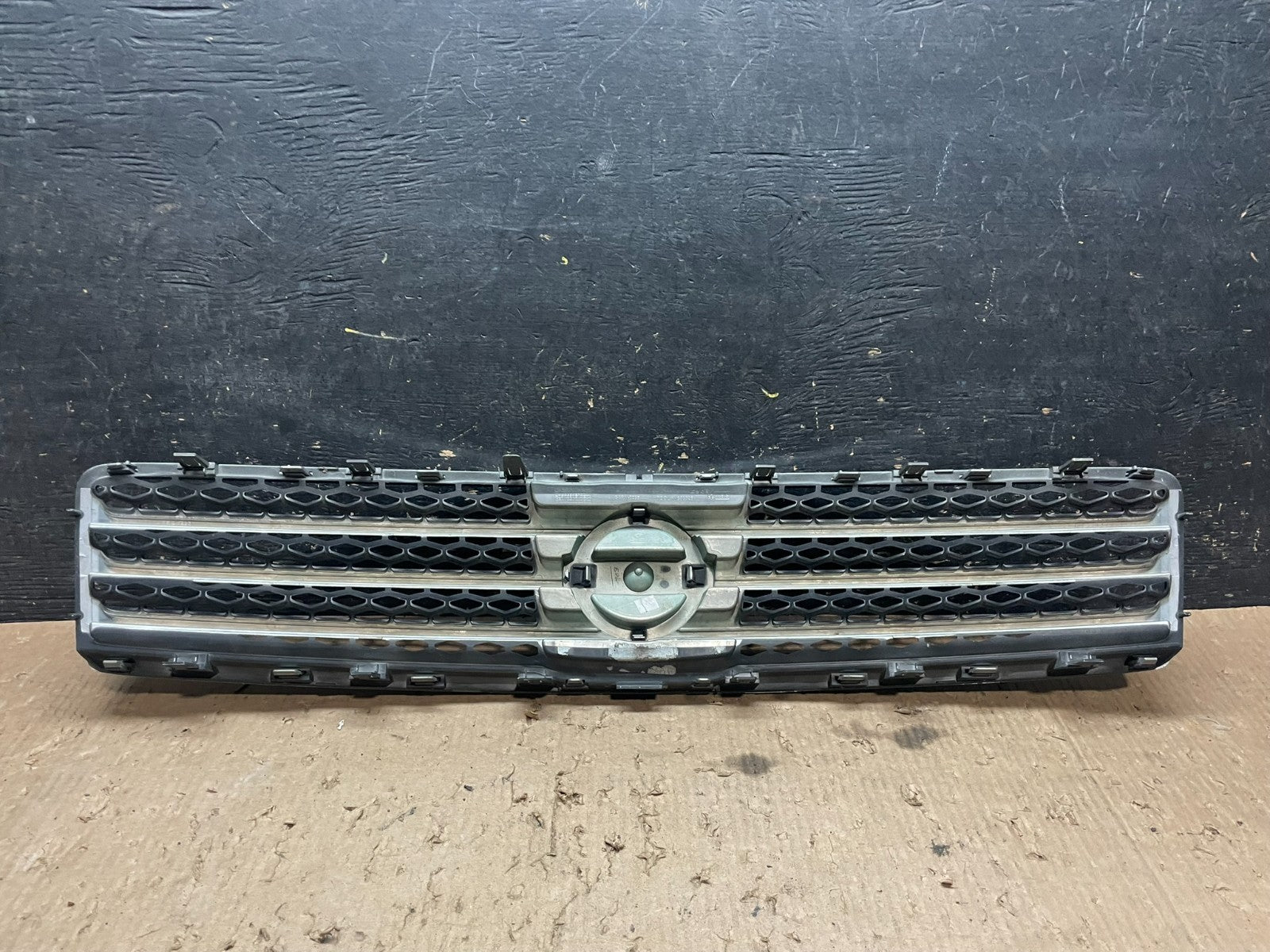 2009 to 2011 Nissan Maxima Front Upper Grill Grille 62070-9N00A Z5696 DG4