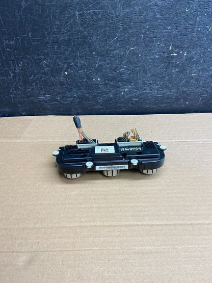 2012 - 2015 Volkswagen Passat Center Climate Control Panel AC Heater AG0469 DG4