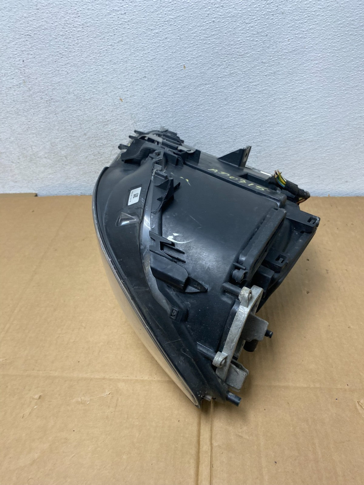 2009-2012 BMW 7-Series 740i 750i Right Passenger Xenon HID Headlight AD07188