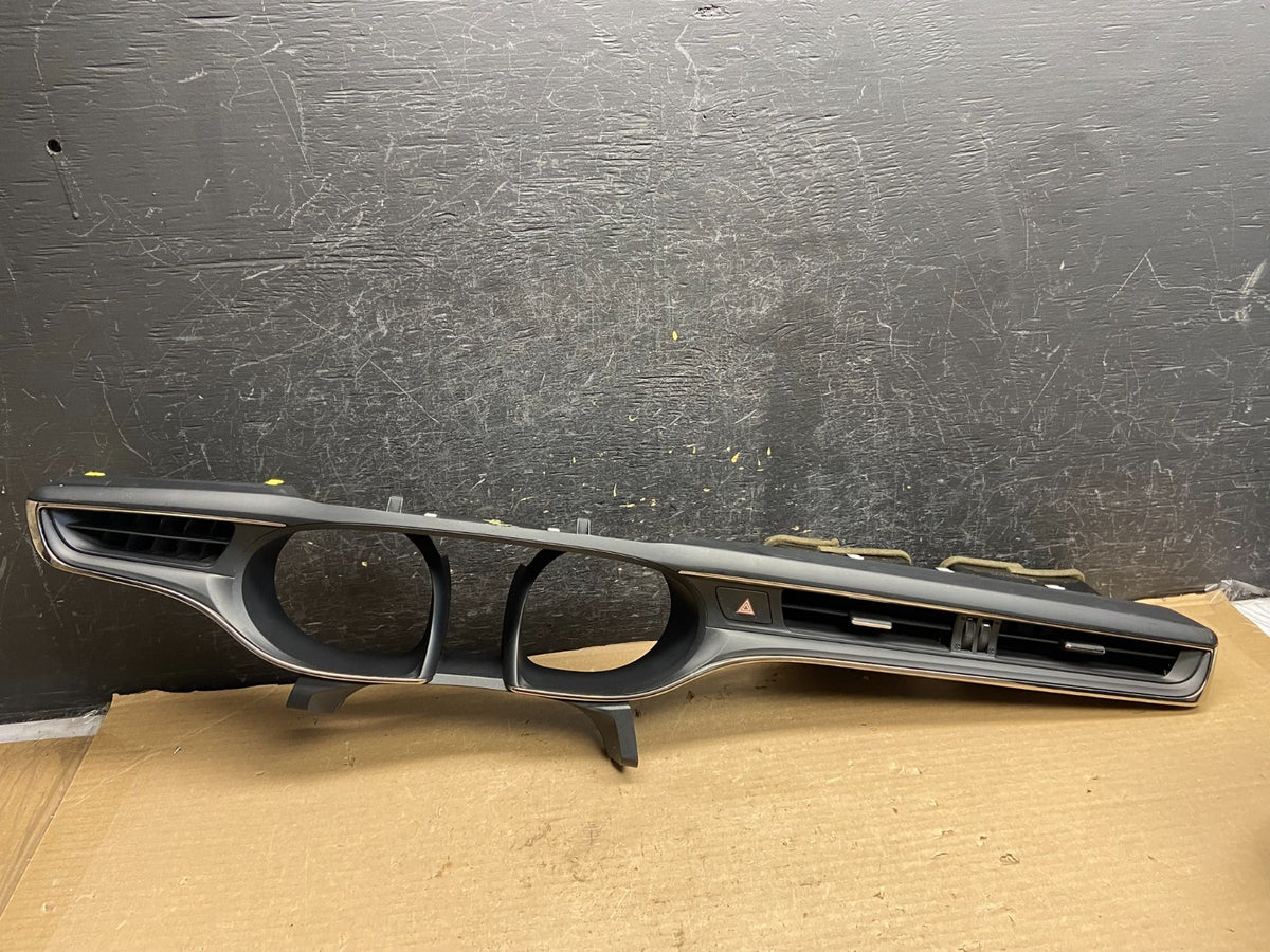 2013 to 2015 Toyota Avalon Cluster Bezel Center Air Vent AH3748 PS0