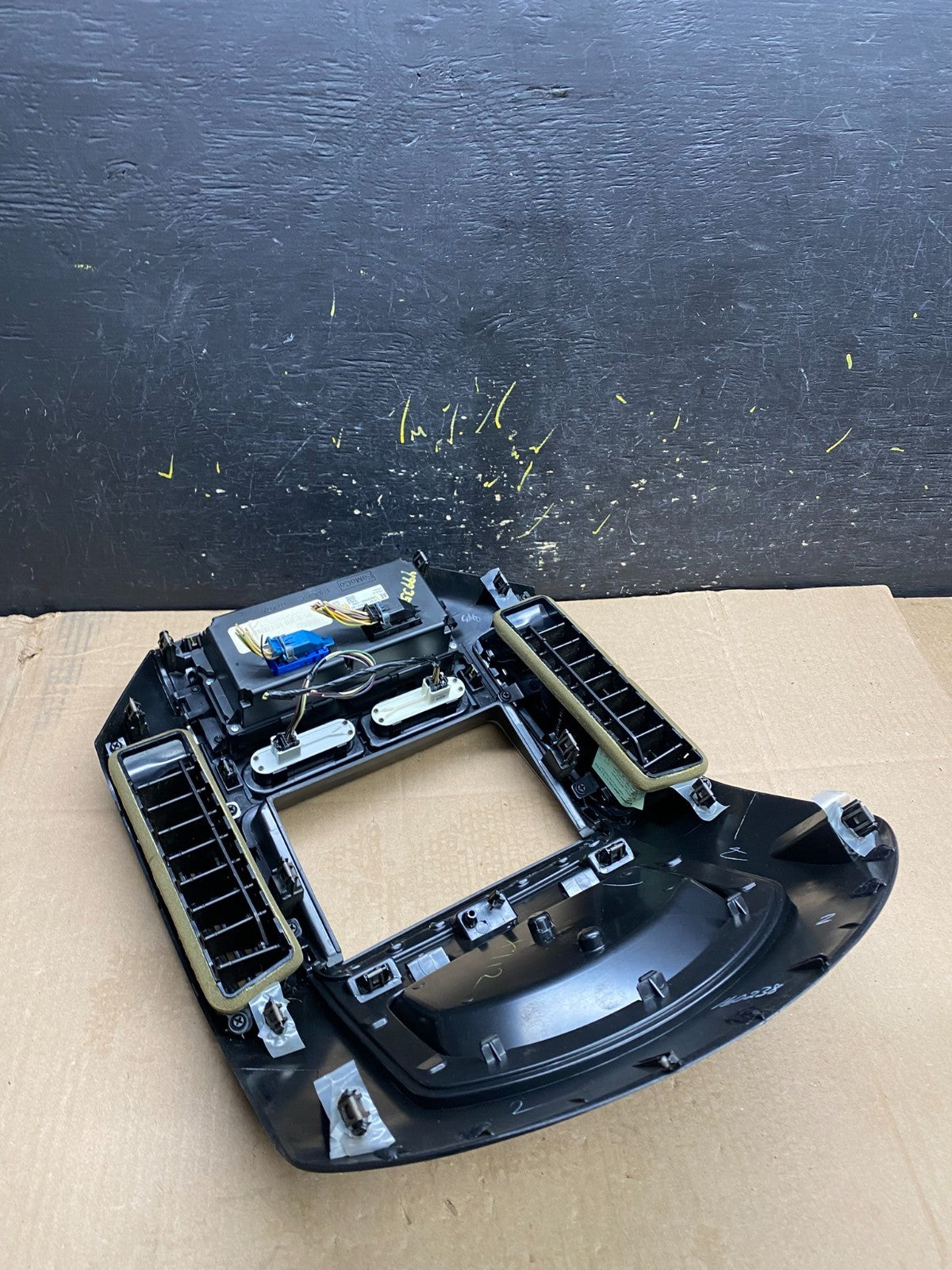 2007 - 2010 Ford Edge Heater Climate Control Radio Control Dash Bezel Y9935 DG6