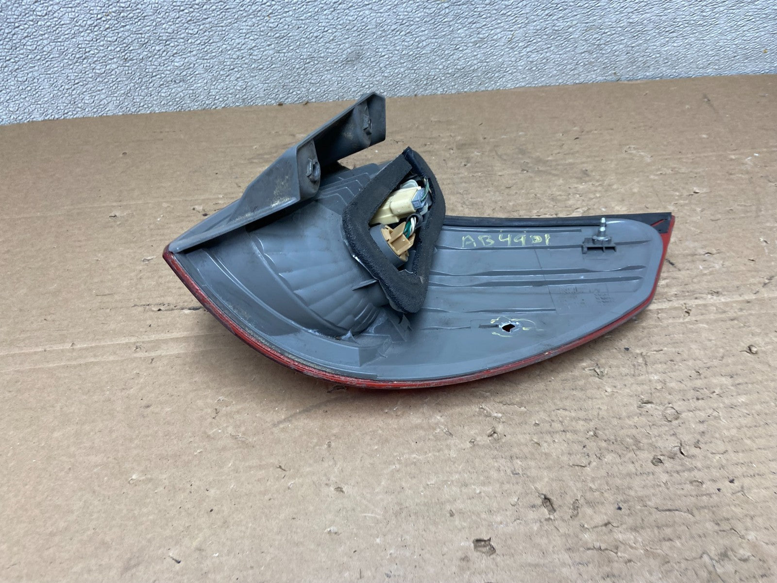 2006 to 2010 Toyota Sienna Left Driver LH Side Tail Light AB4901 LK7