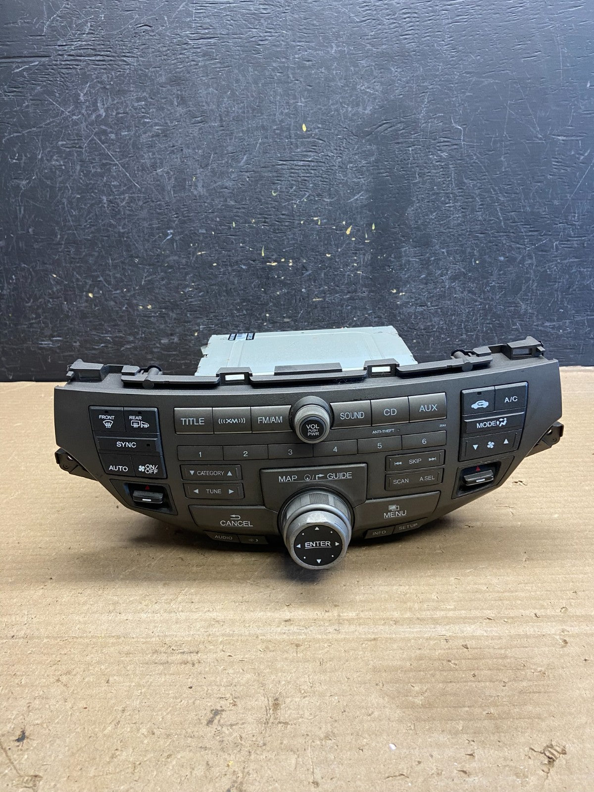 2013 - 2015 Honda Accord Front Radio AM/FM CD Climate Control AH3727 DG0