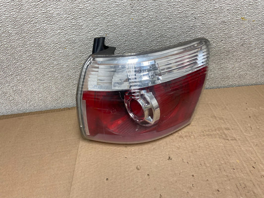 2007 to 2012 GMC Acadia Halogen Tail Light Right Passenger RH Side AB2440 LK0