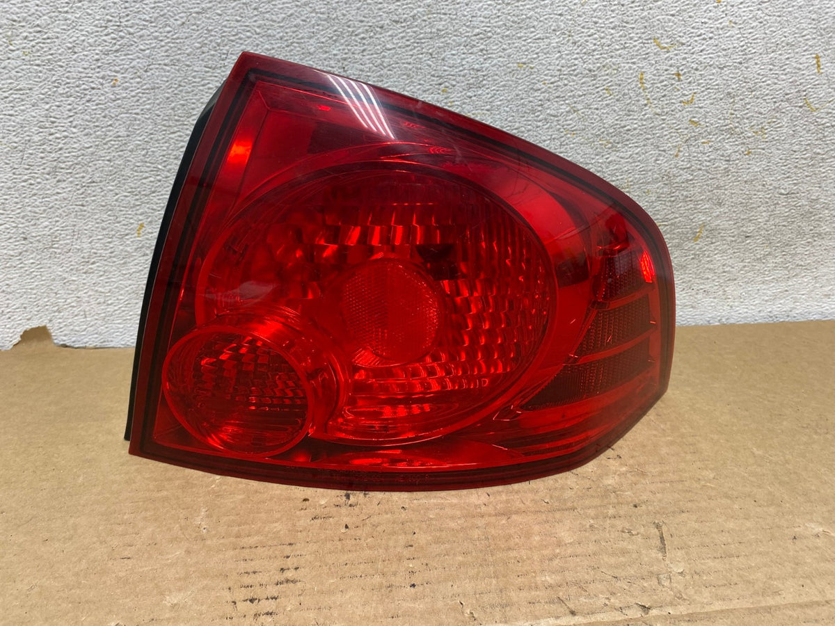 2004 2005 2006 Nissan Sentra Right Passenger Rh Side Tail Light AH7993 LK0