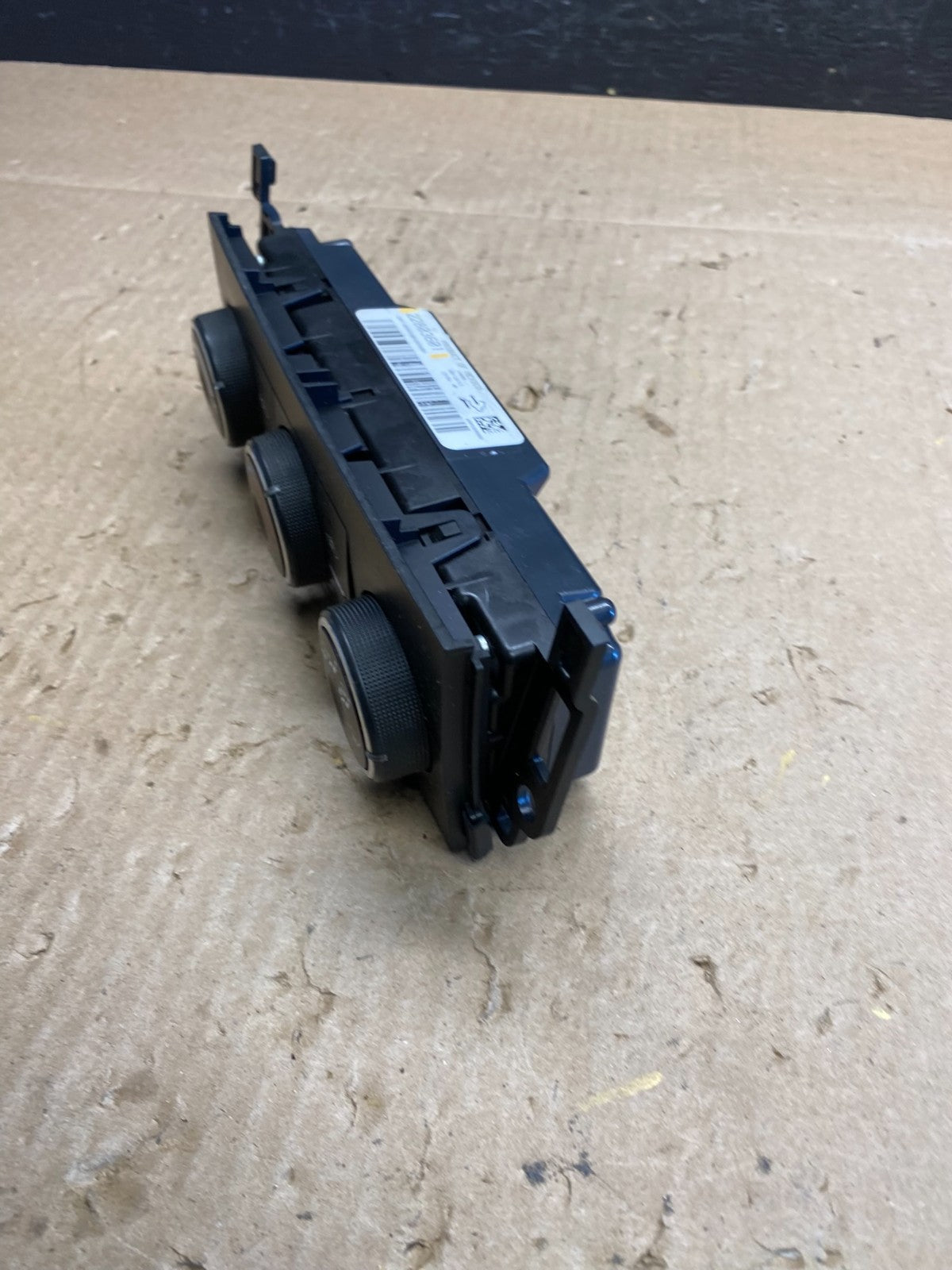 2011 - 2014 Chevrolet Silverado Gmc Sierra A/C Heater Climate Control AC6564 DG2