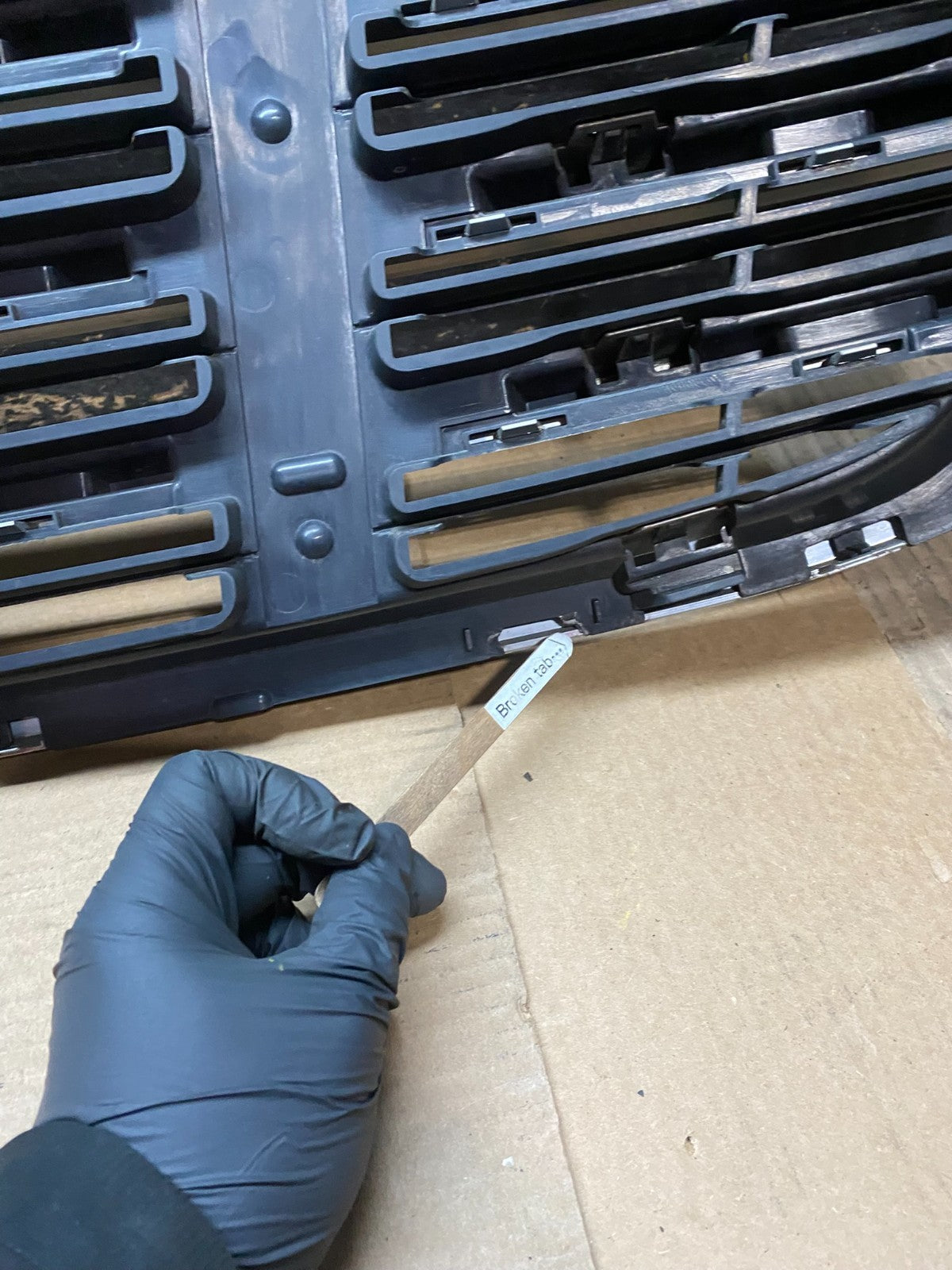 2009 to 2011 Freightliner Sprinter Front Upper Chrome Grill Grille v6948 DG9