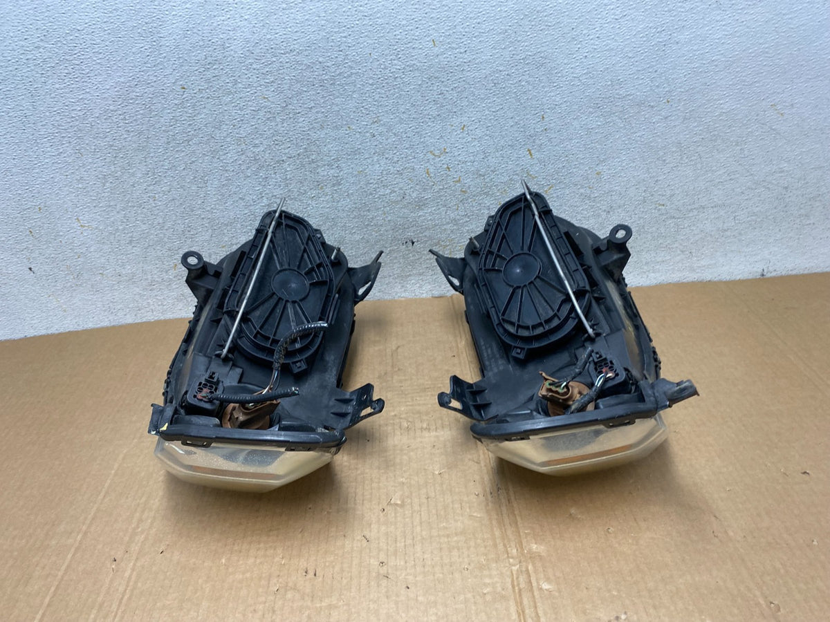 2005 - 2007 Ford Escape Headlights Left+Right Halogen AI3823 DW12