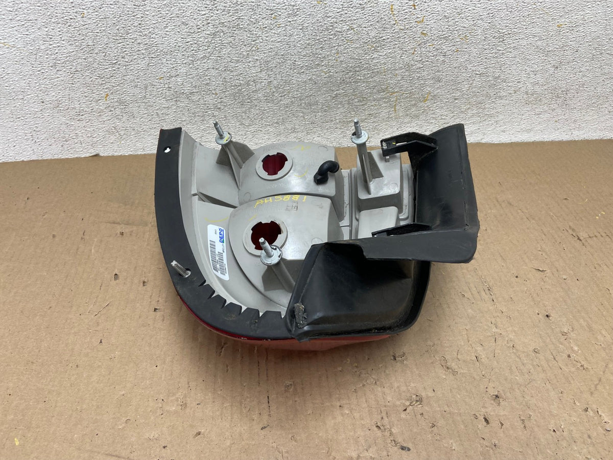 2003 to 2011 Lincoln Town Car Left Driver Lh Side Tail Light AH5881 LK4