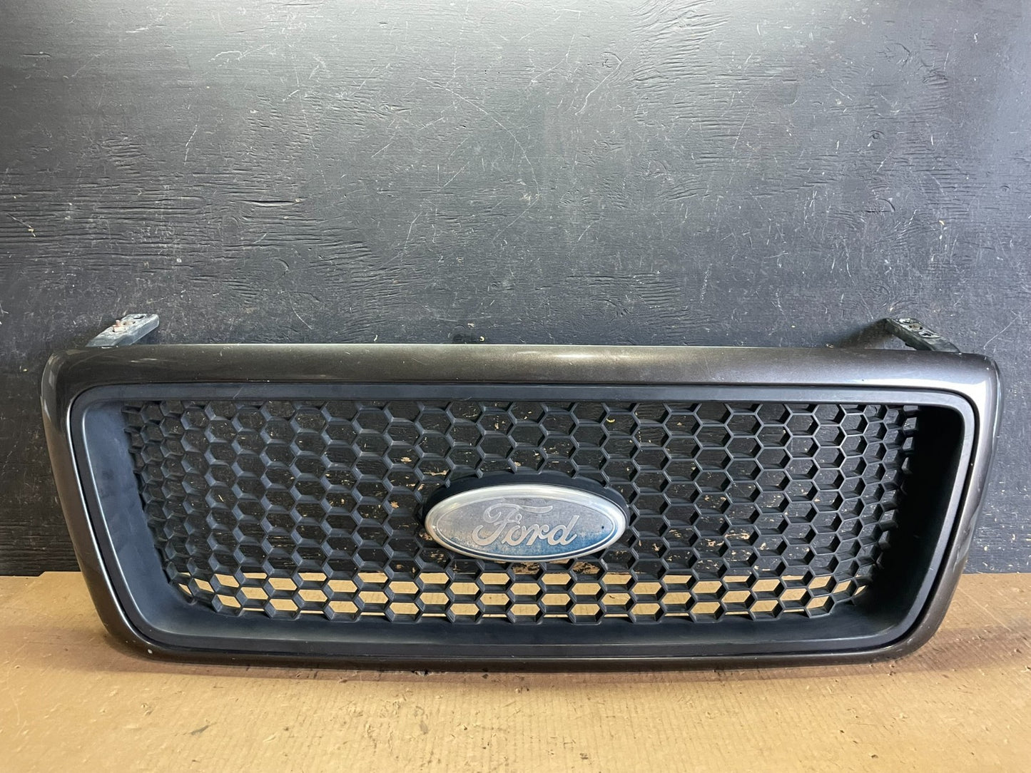 2004 to 2008 Ford F150 F-150 Front Upper Grill Grille Oem AA5961 DG0