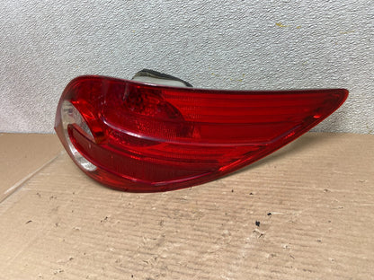 2006-2010 Mercedes W251 R-CLASS Right Passenger RH Side Tail Light AA9358 LK1