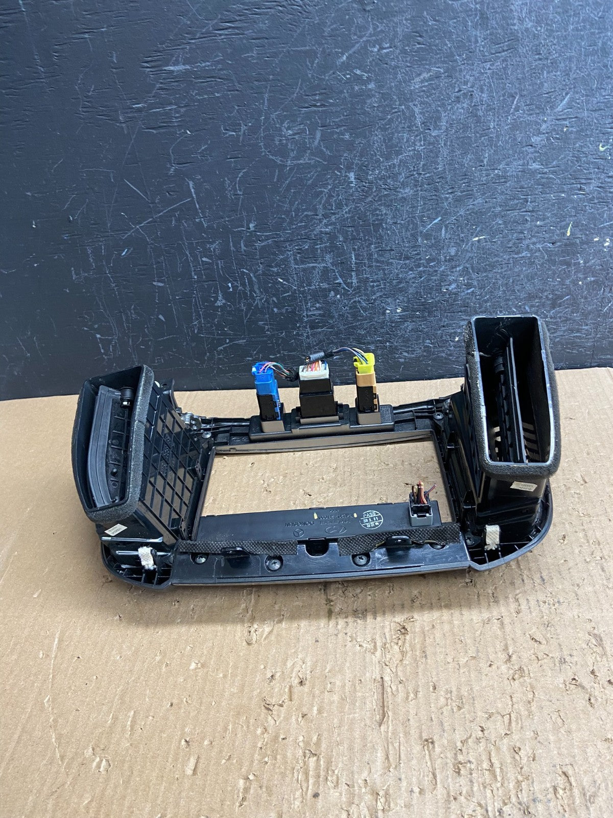 2007 to 2009 Hyundai Santa Fe Center Dashboard Radio Bezel Trim af1496 DG4