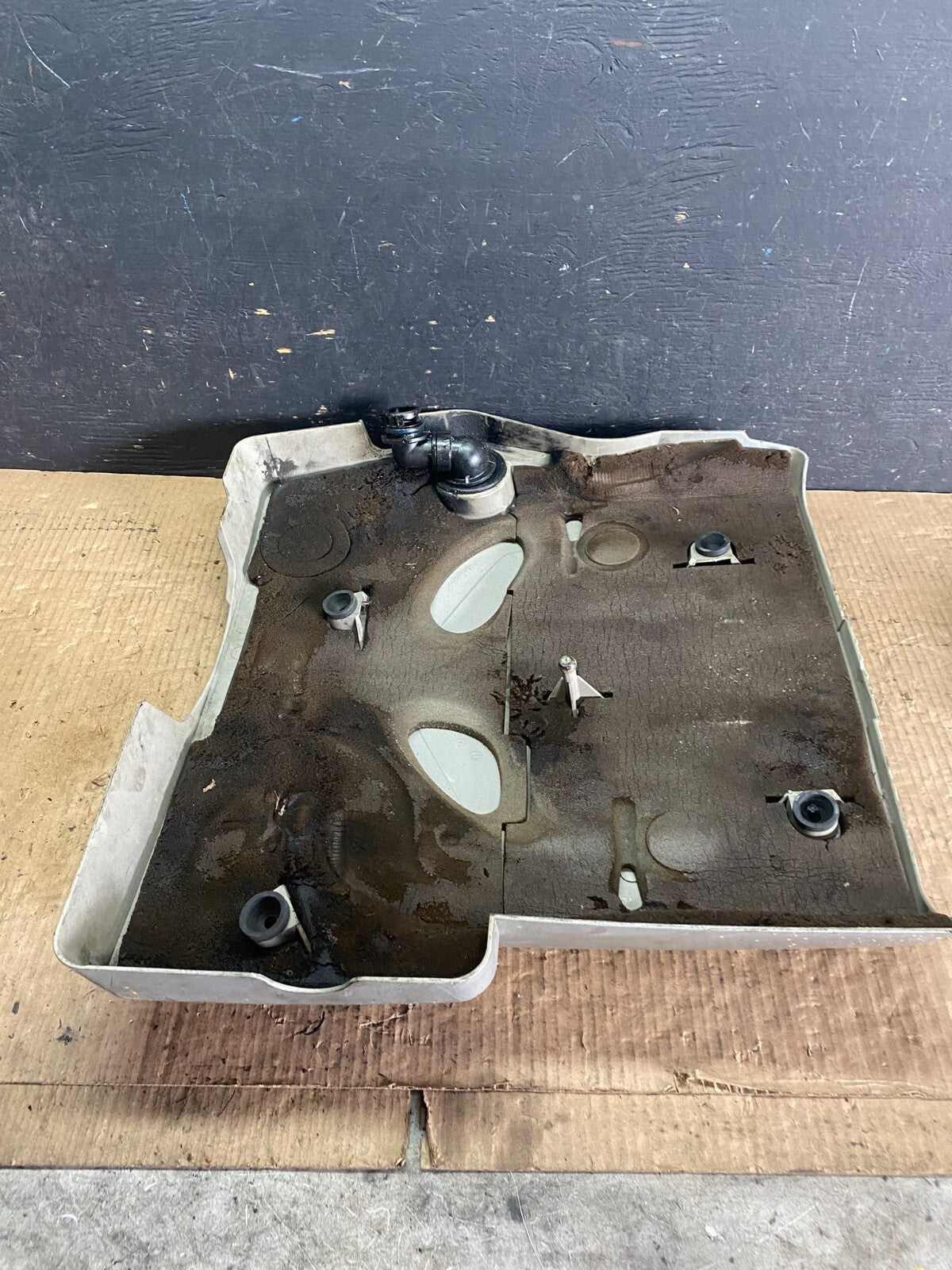 2004 to 2007 Cadillac CTS 3.6L Plastic Engine Cover Shield N1936 PS7