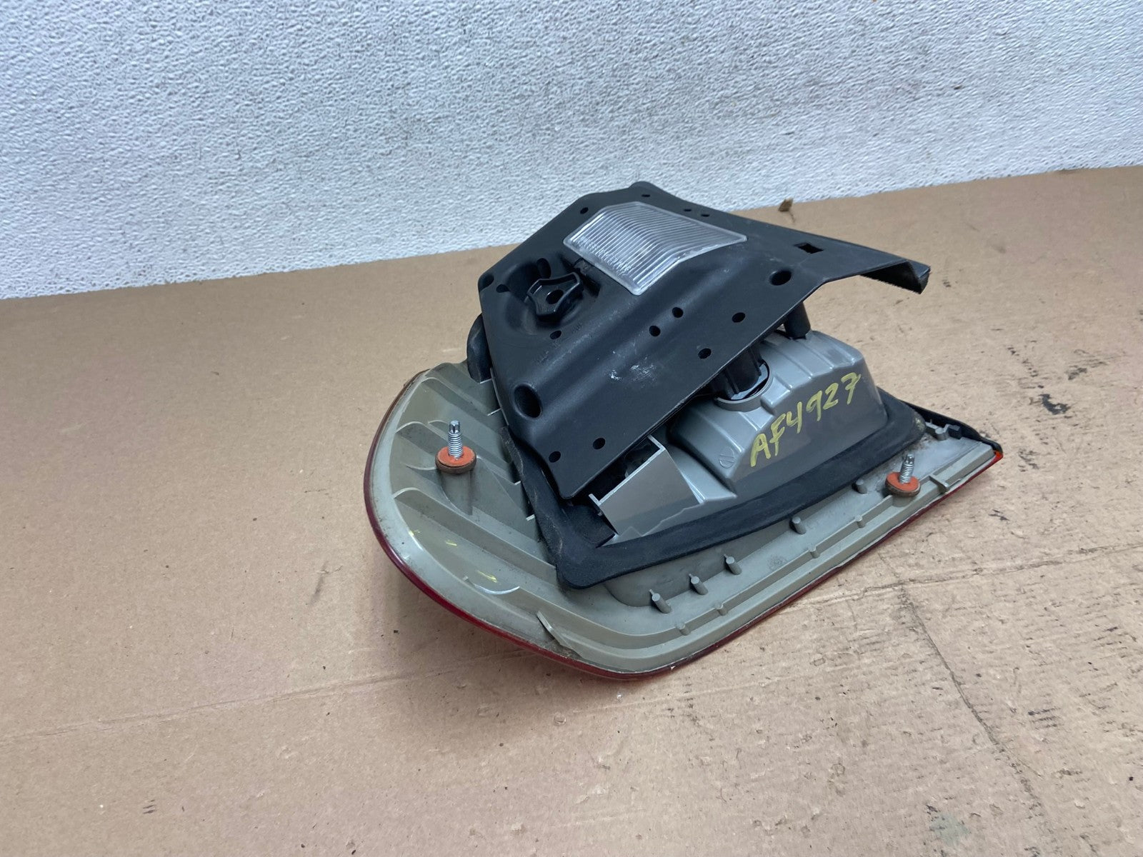 2002 - 2005 BMW 3 E46 Series Right Passenger RH Side Tail Light AF4927 LK7