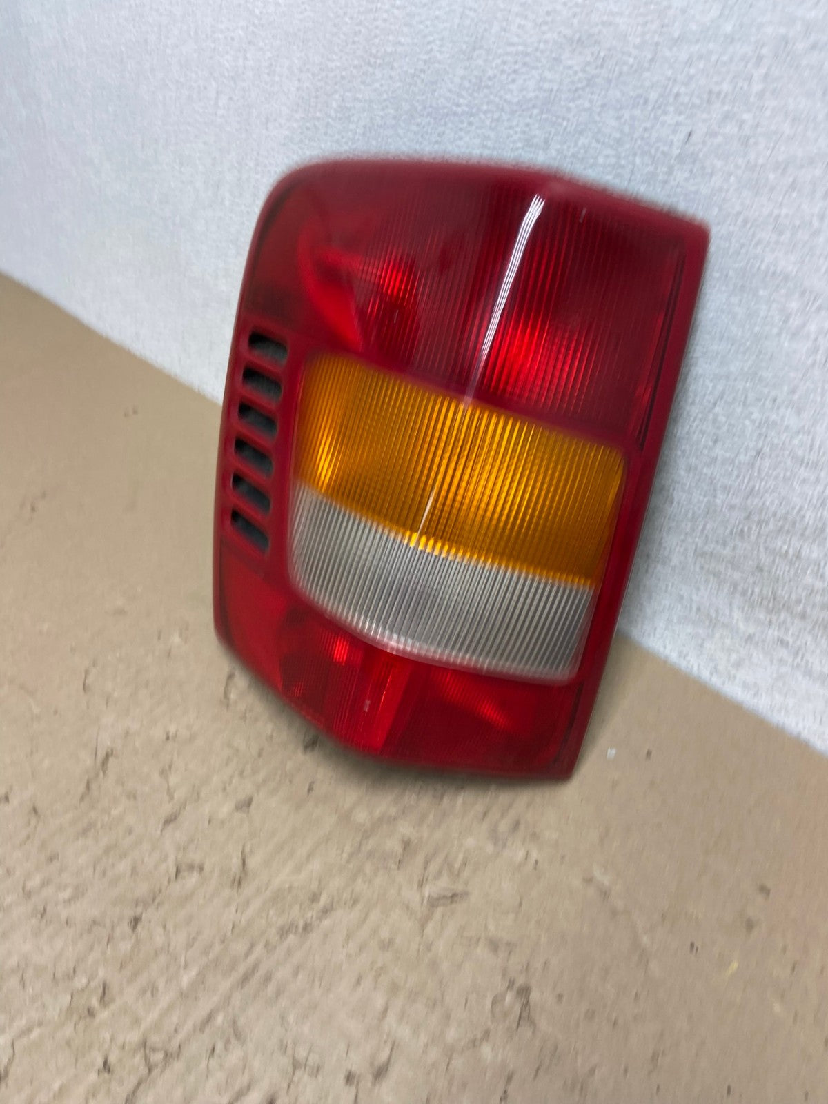 1999 - 2004 Jeep Grand Cherokee WJ Left Driver Lh Tail Light DEPO AE9840 LK1