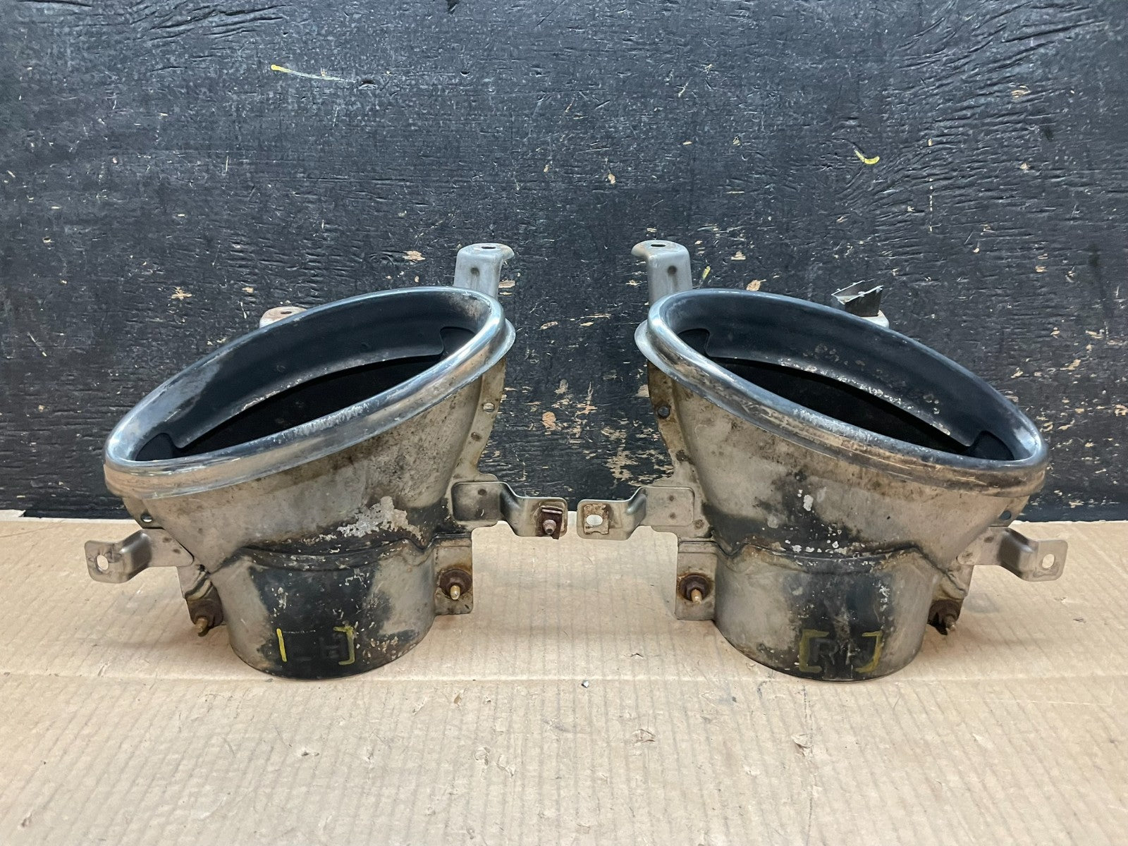 2014 2015 2016 Kia Cadenza Rear Exhaust Tip  OEM Y1796 DG4