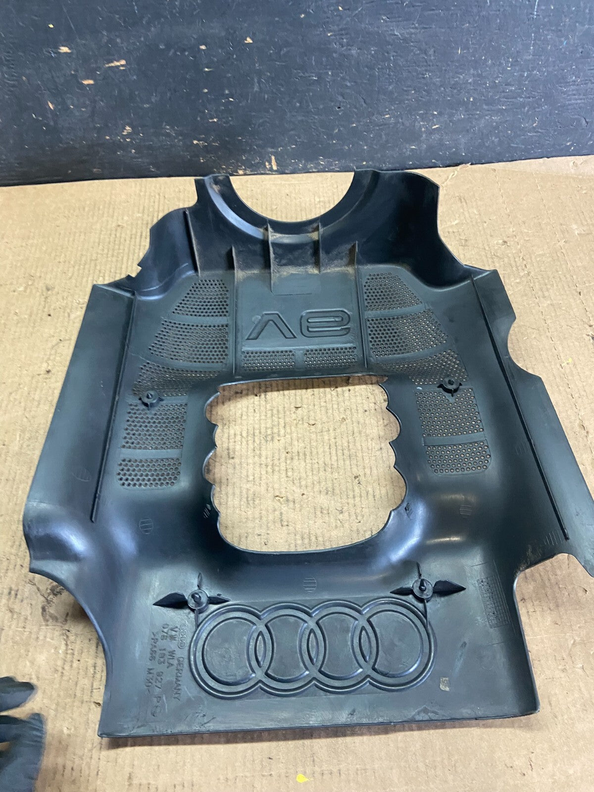 Audi A4 A5 A6 V6  Engine Cover Top Lid Trim N9107 PS4
