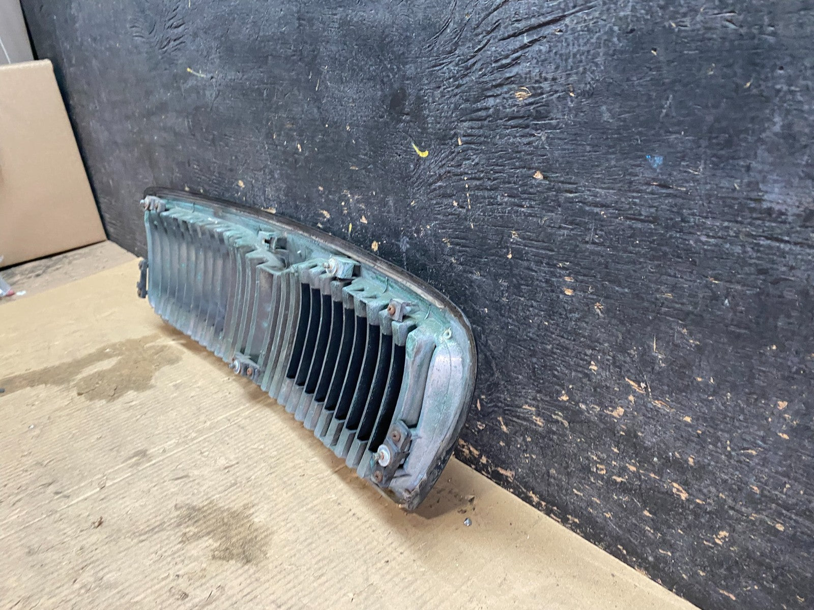 1993 to 1996 Infiniti Q45 Front Grille Grill X3222 DG4