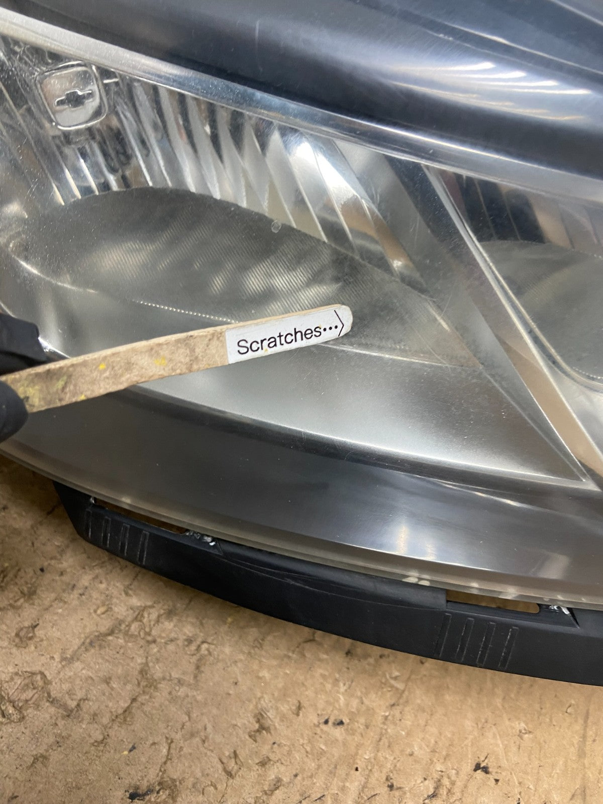2013-2017 Chevrolet Traverse Right Passenger Side Halogen Headlight AA8413 DW3