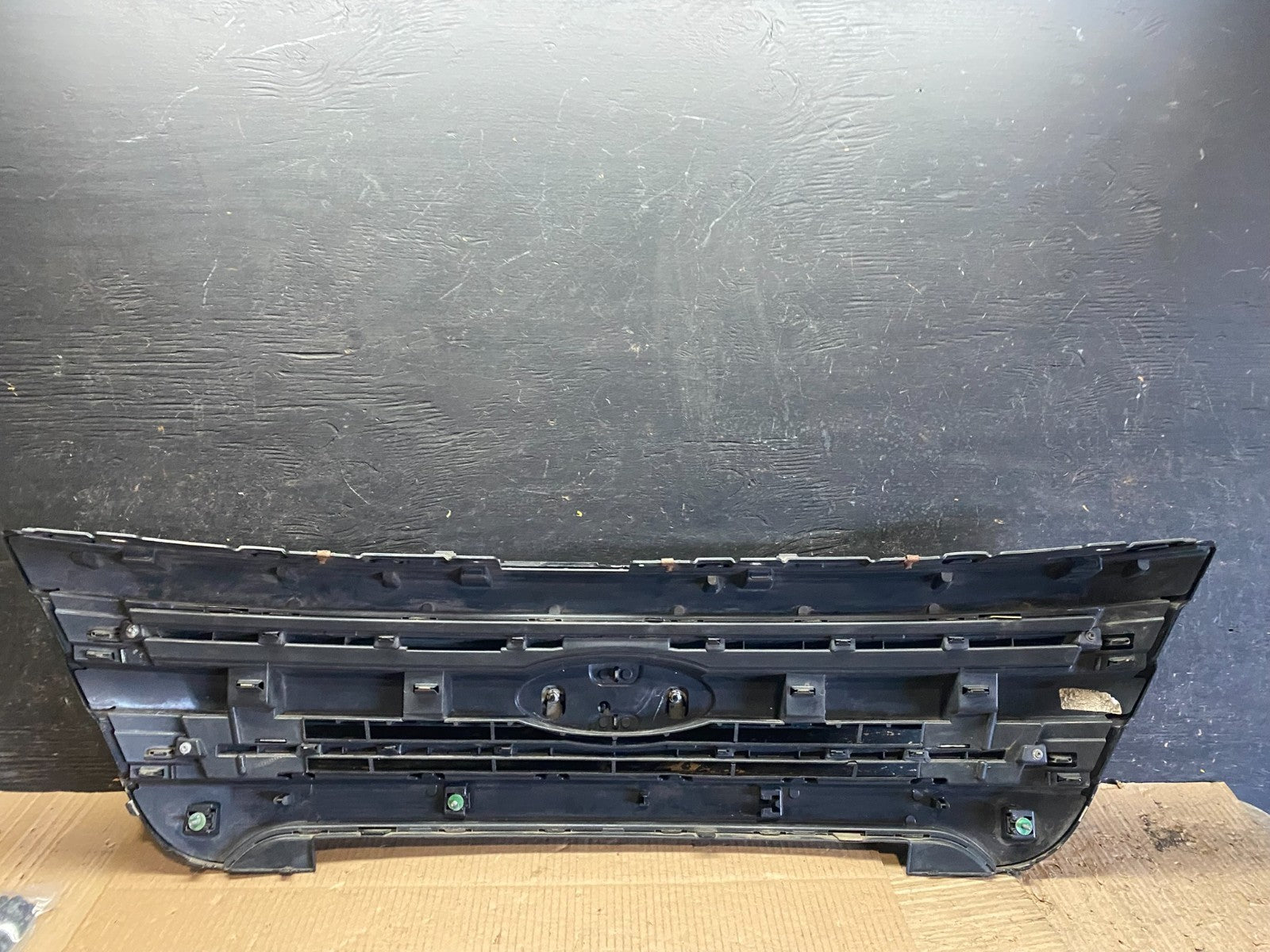 2011 to 2015 Ford Explorer Upper Front Grill Grille Oem W5732 DG11