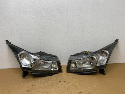 2011 to 2015 Chevrolet Cruze Halogen Left+Right Set Headlights AC8164 DW0