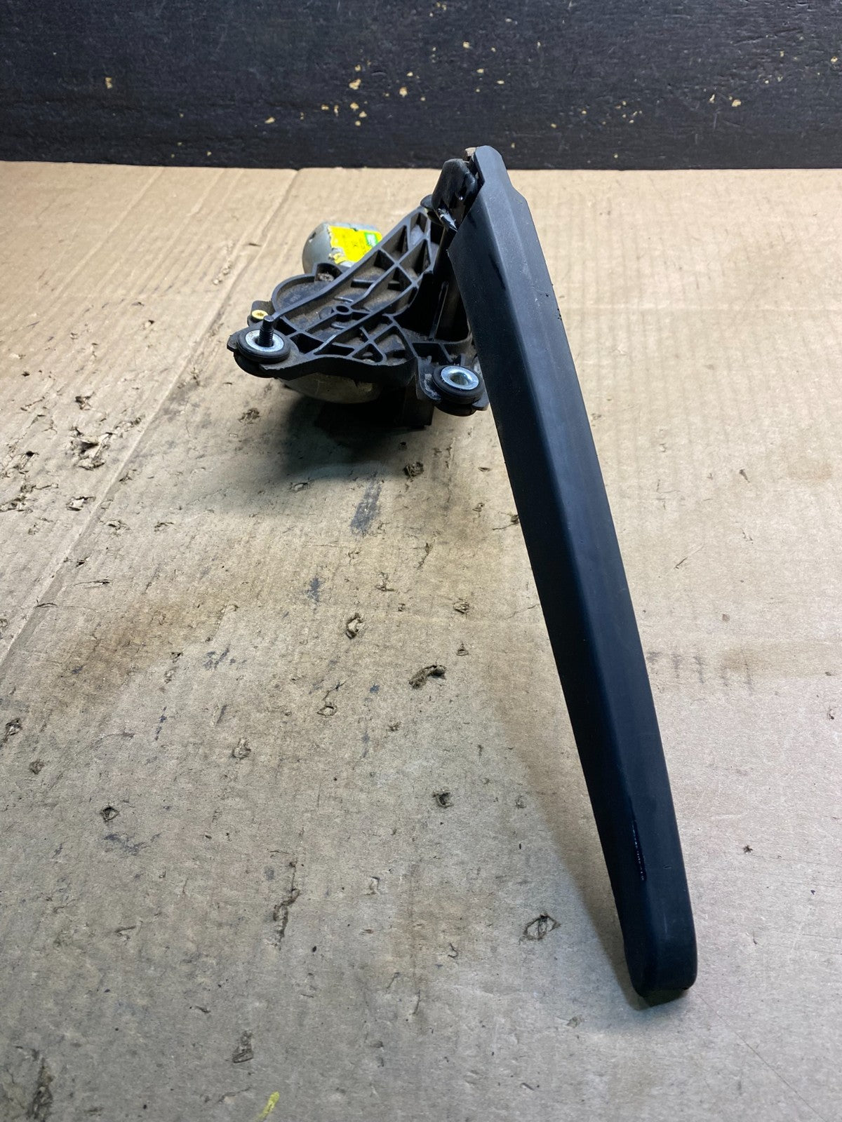 2007 to 2013 BMW X5 E70 Rear Windshield Wiper Motor OEM AB0406 DG2