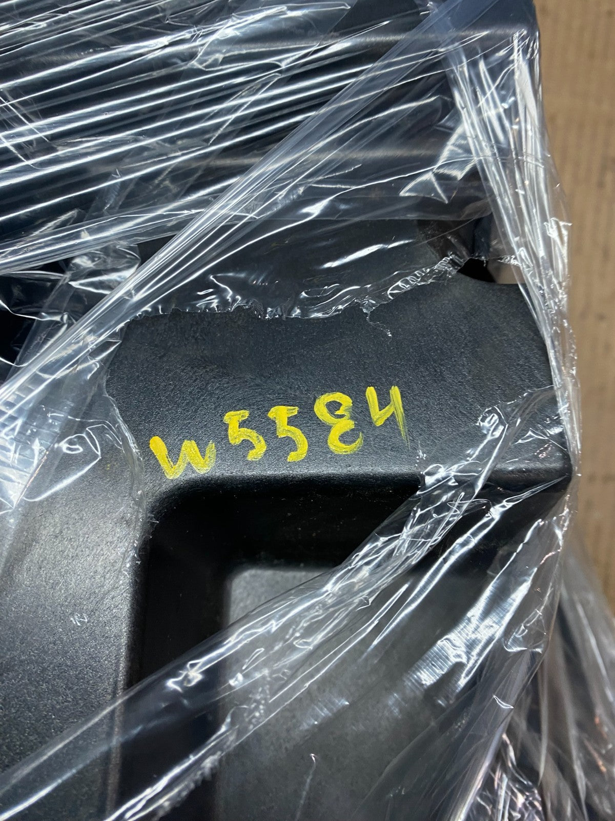2007 to 2013 Mitsubishi Outlander Bass Subwoofer Sound Speaker Oem W5584 DG6