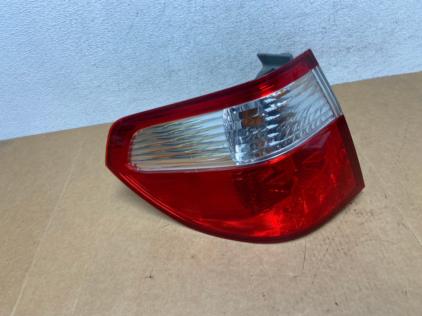 2005 2006 2007 Honda Odyssey Left Driver LH Side Tail Light AE2952 LK0