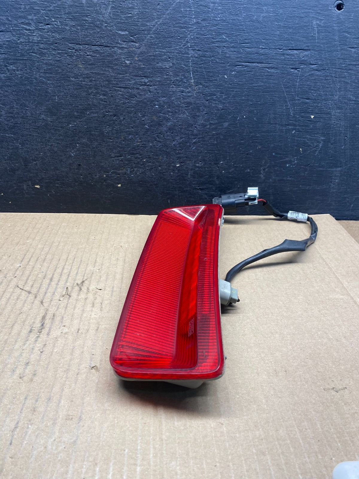 2012 to 2014 Ford Edge Rear Third Brake 3rd Light Lamp AH1759 DG1