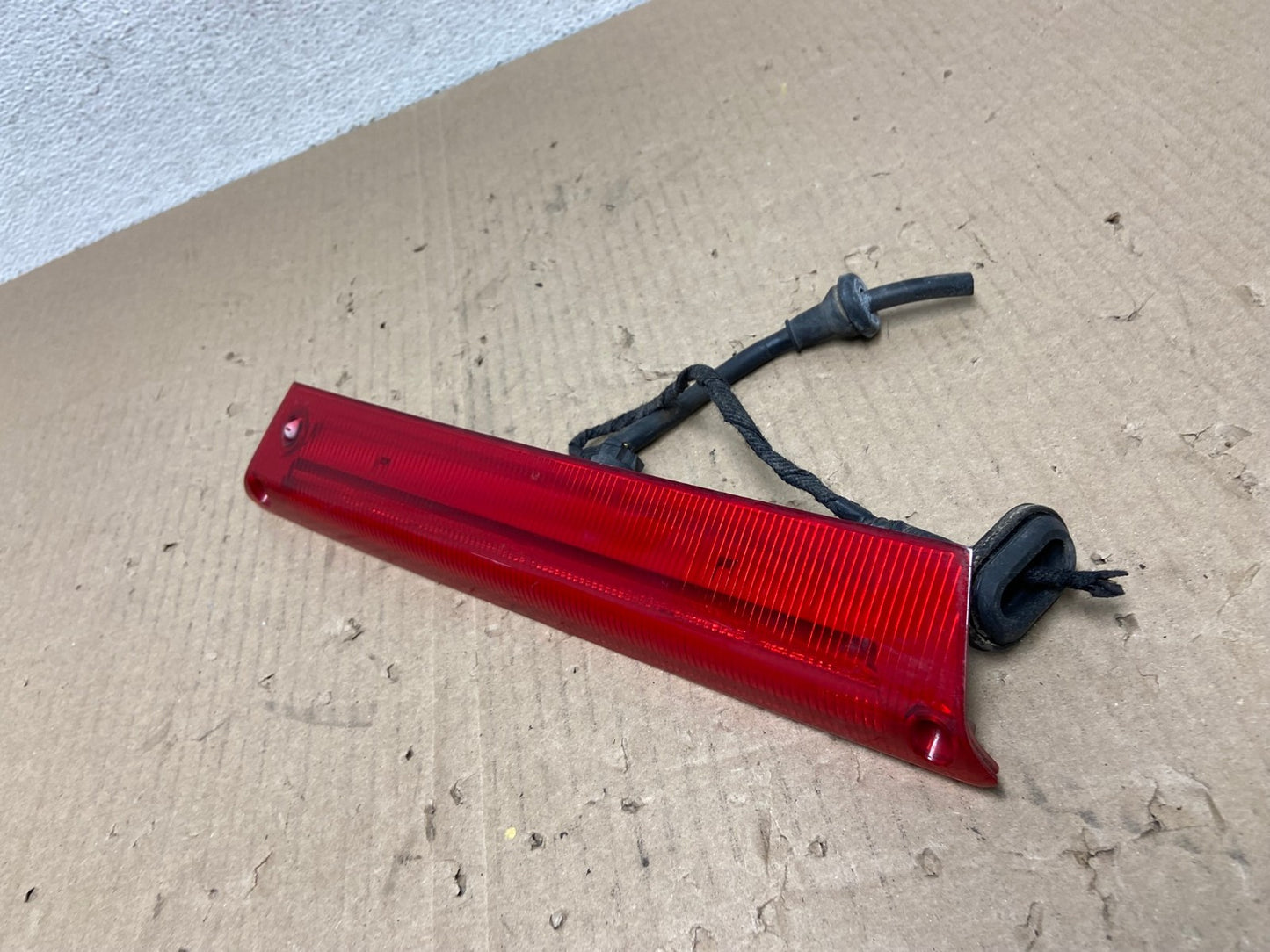 2011-2013 Ford Fiesta Sedan Rear Third Brake 3rd Light Lamp AE9597 LK1