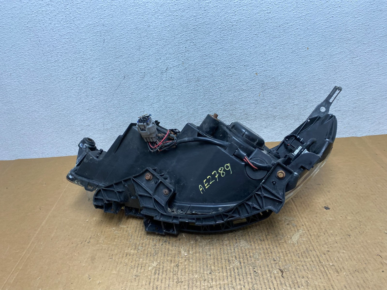 2009 - 2013 Subaru Forester Right Passenger Side Halogen Headlight AE2789 DW7