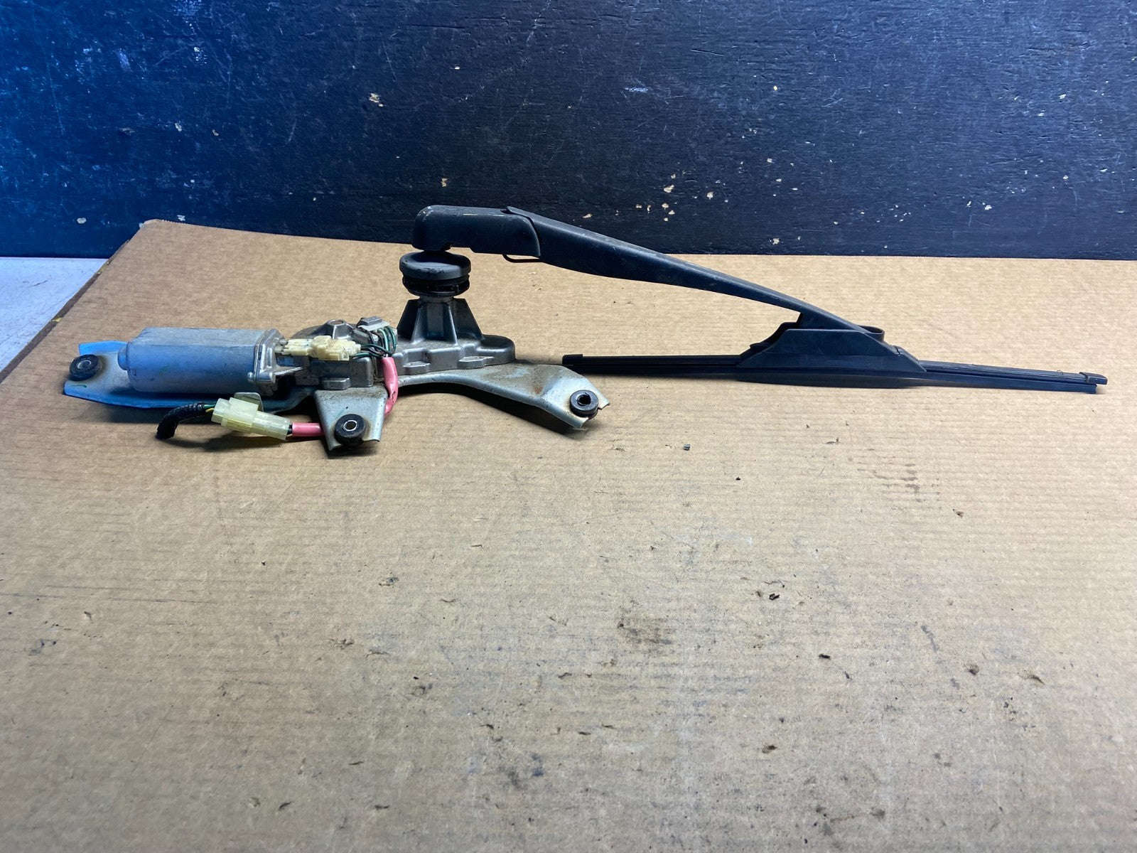 2003 to 2008 Honda Pilot Rear Wiper Motor AA06641