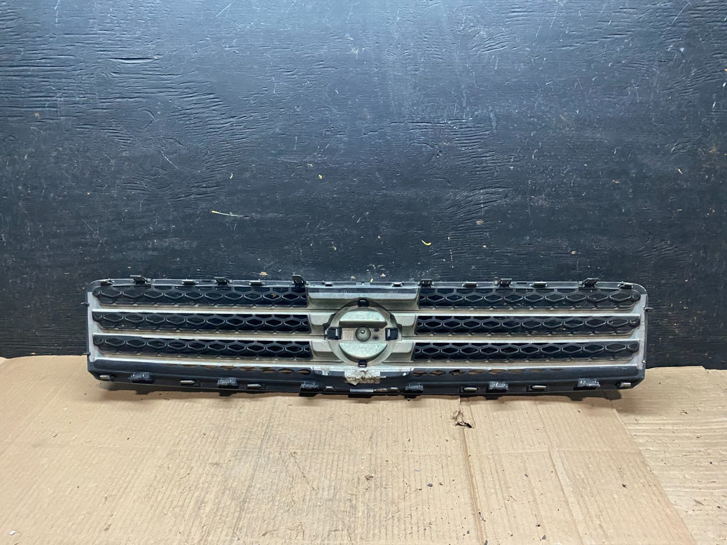 2009 to 2011 Nissan Maxima Front Upper Grill Grille 62070-9N00A W4825 DG3