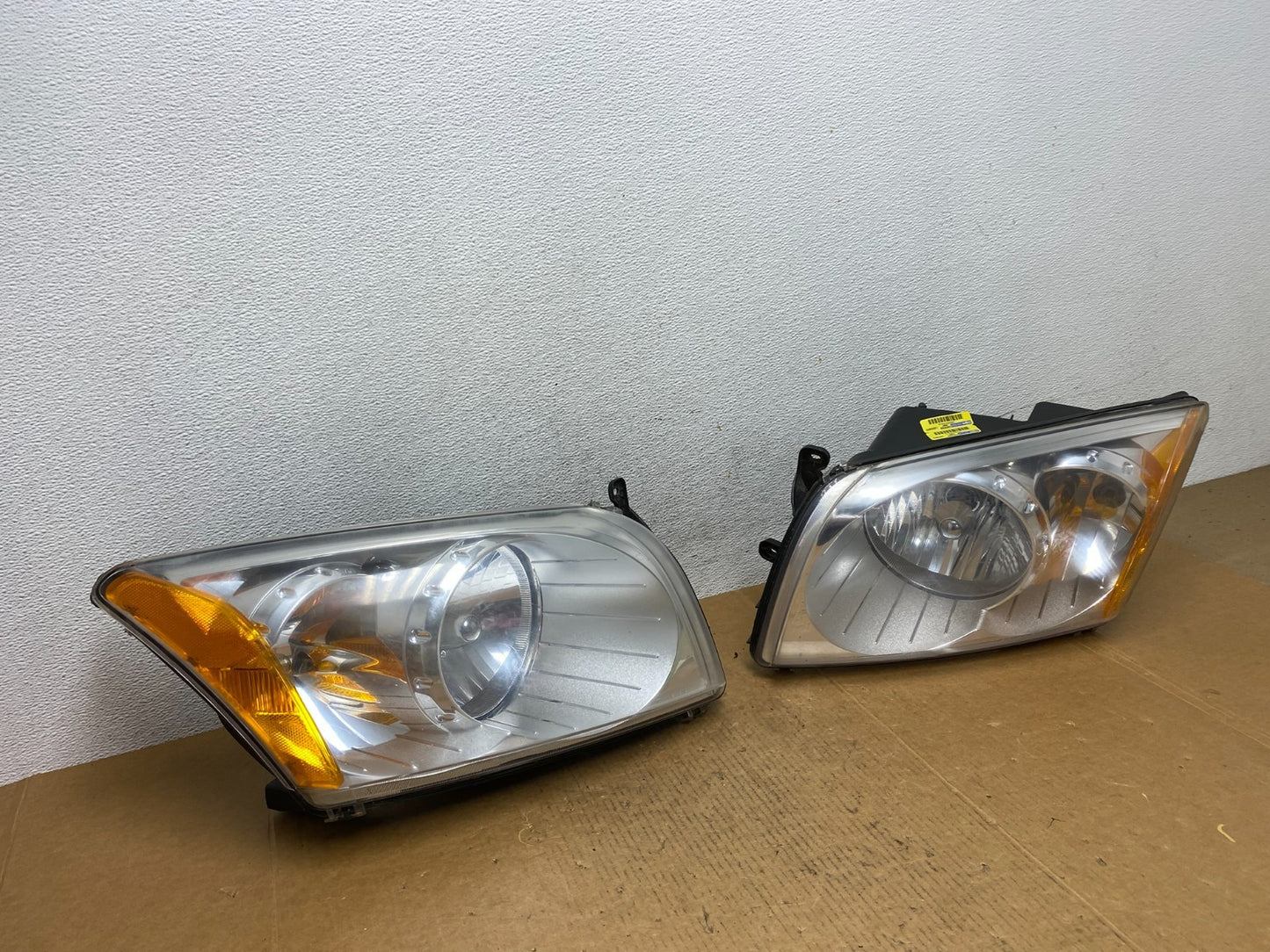 2007-2012 Dodge Caliber Left+Right Headlights Halogen TYC AE0582 DW2
